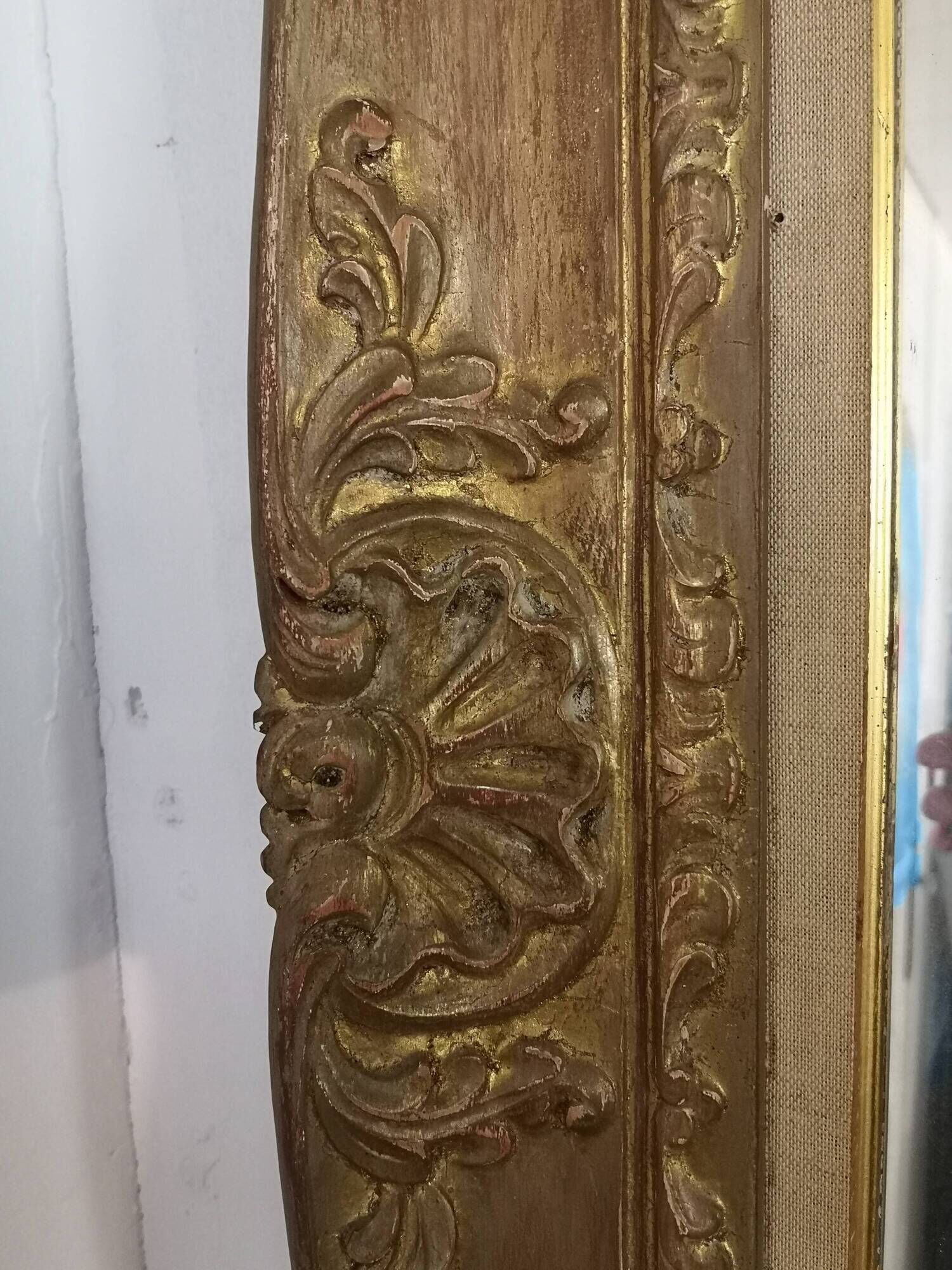 Carved and gilded wooden mirror early in the 20th century  - 96x76cm