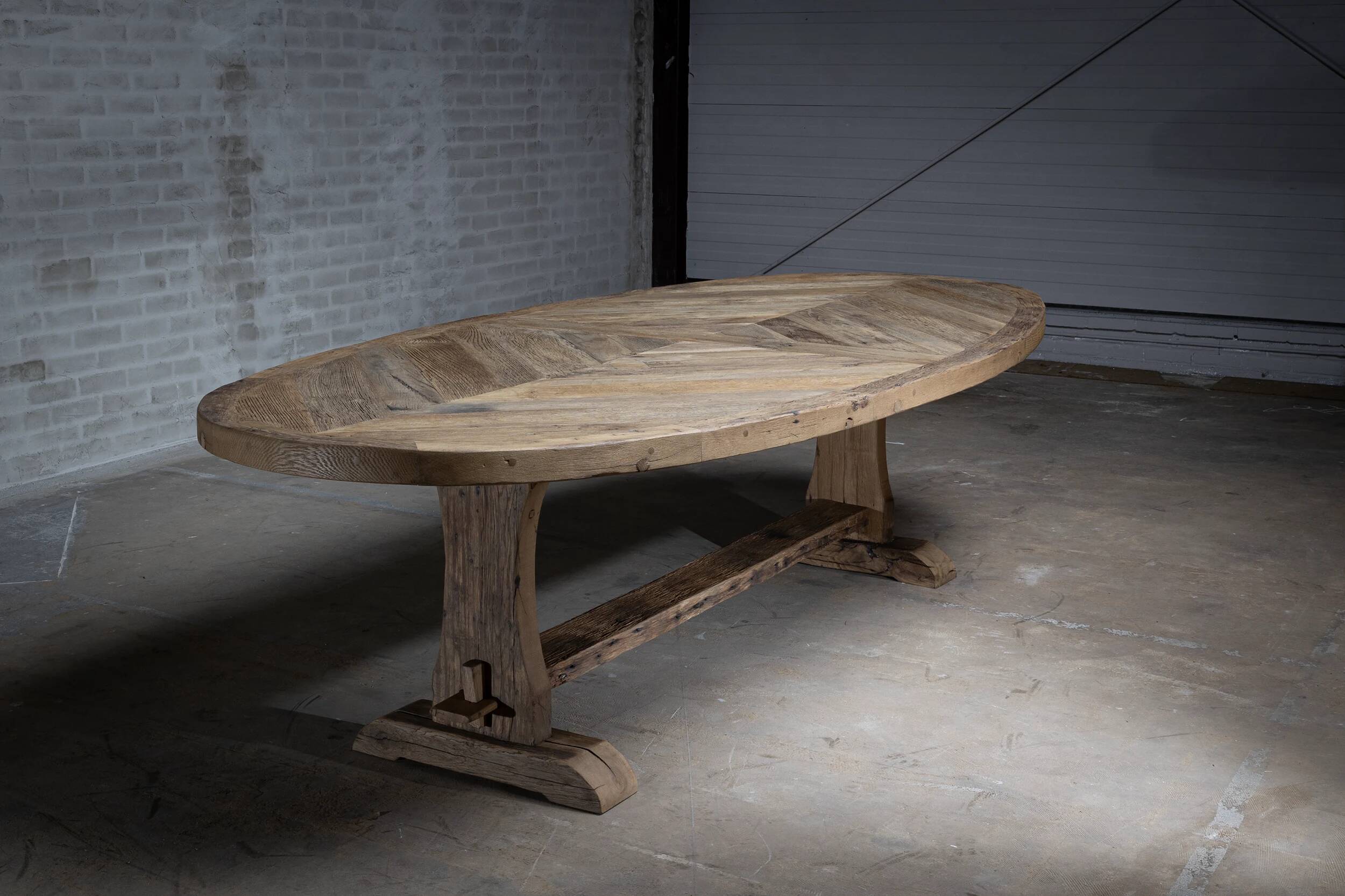 Oval Diamond table in old oak – 300 x 100 cm
