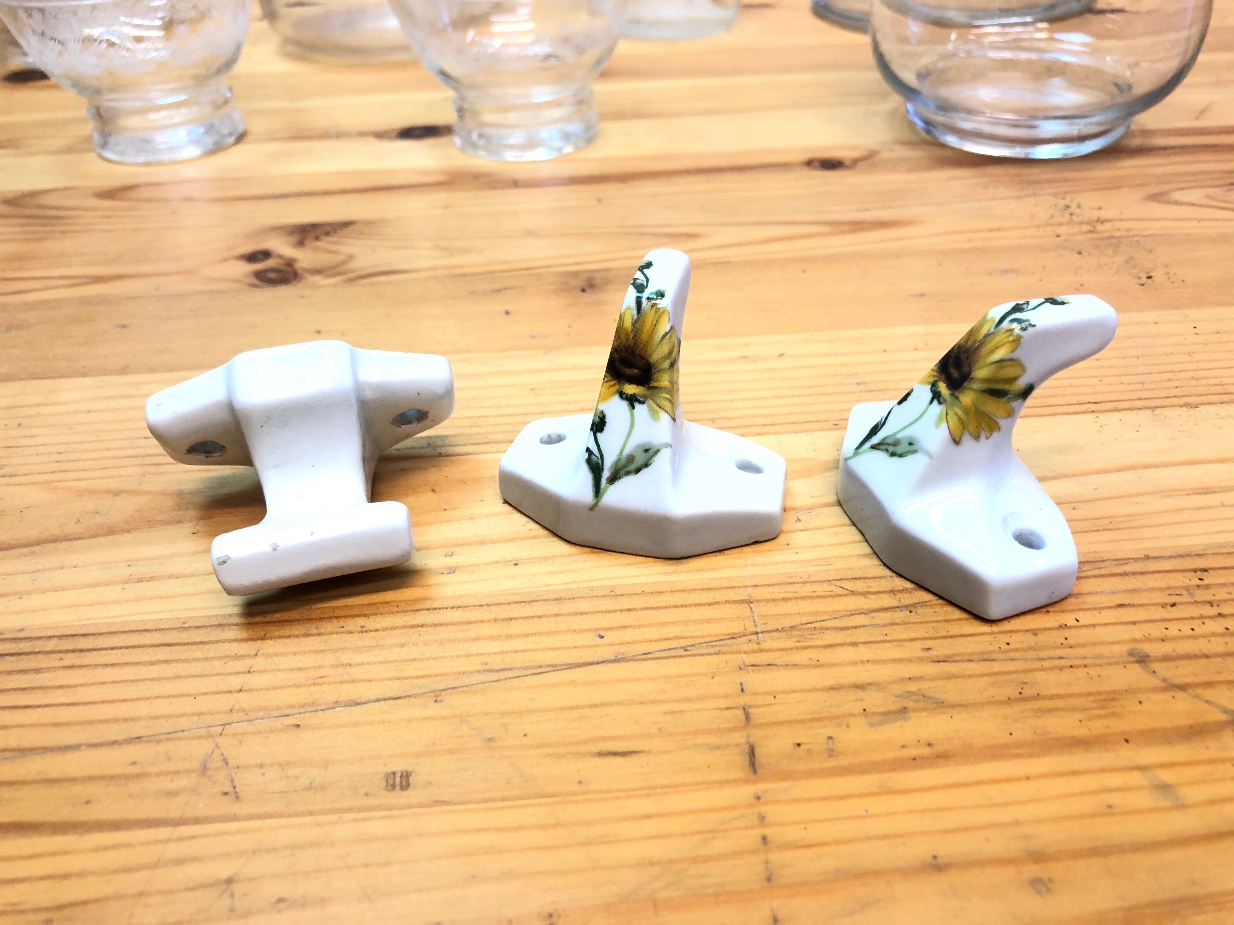 3 patères wall-makeers ceramic porcelain floral vintage 60 Samaritan France