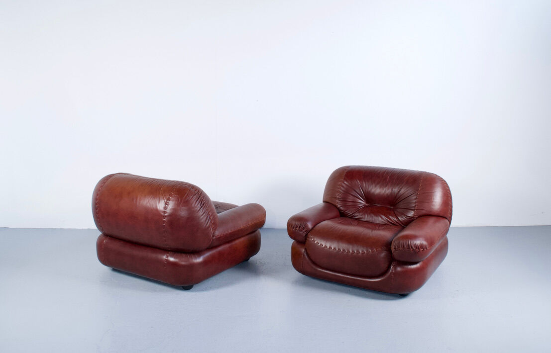 Pair of Sapporo leather armchairs from the 1970s, by Mobil Girgi.