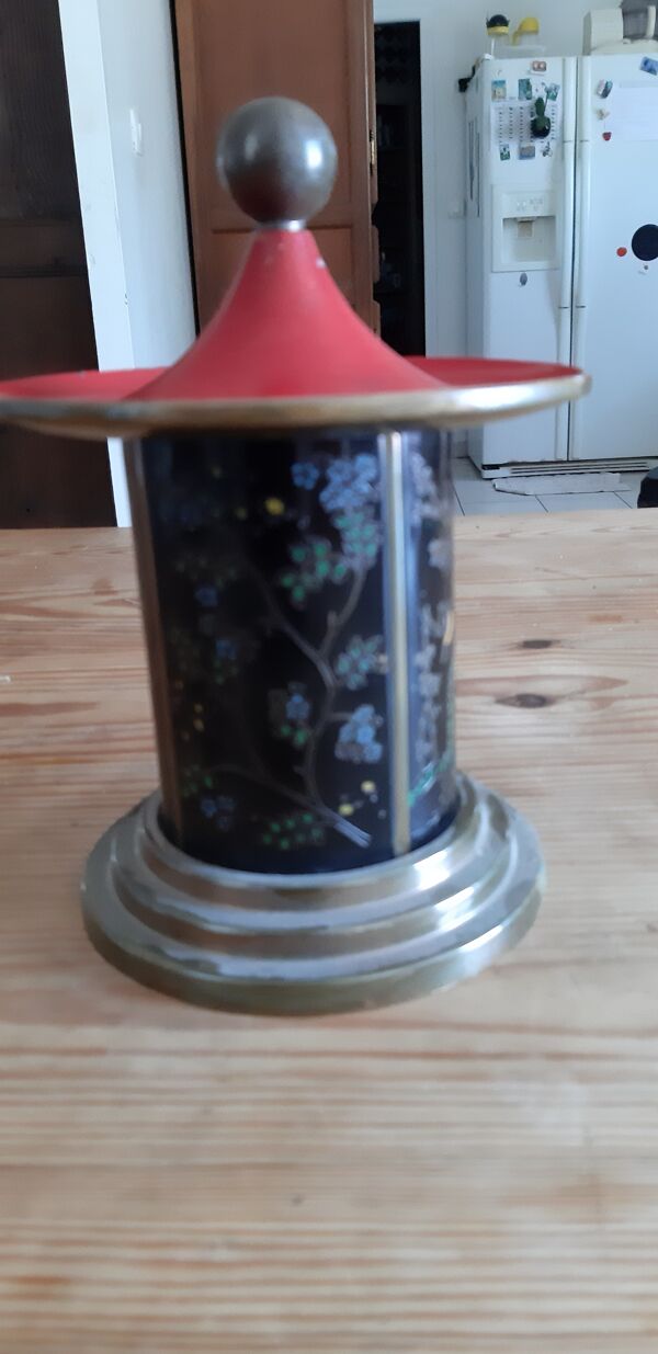 Range cigarettes vintage métal émaillé