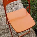 Lot two folding chairs