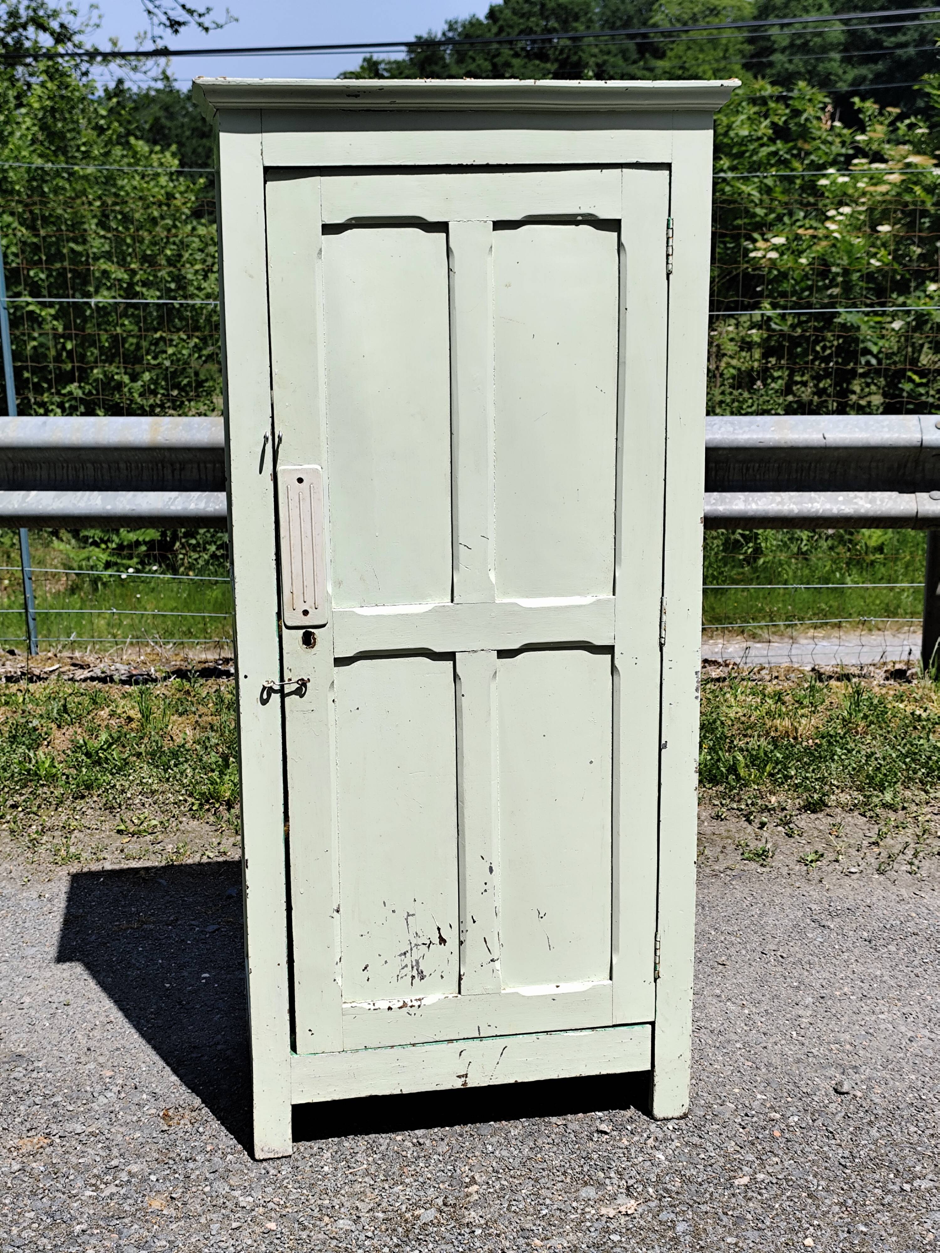 Wardrobe, small Parisian wardrobe, bonnetière, one door.