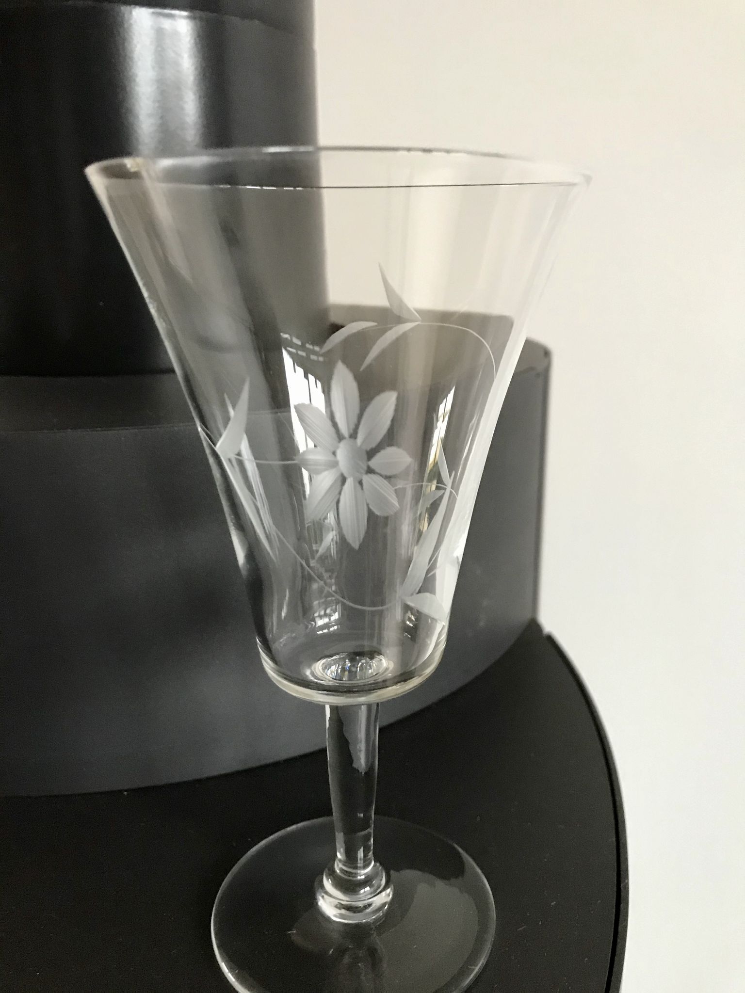 Set of 6 glasses of wine, water crystal engraved years 50-60