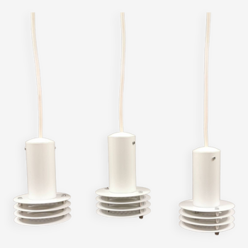 3 petites lampes suspendues minimalistes du danois lyfa, produites dans les années 80.
