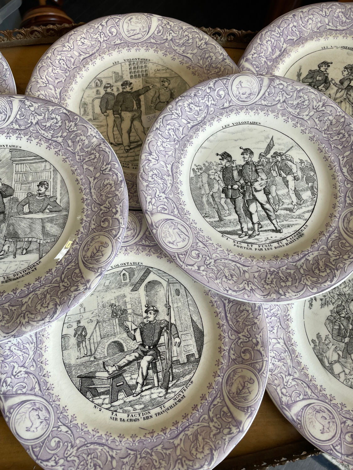 Set 8 Dessert plates Les Volontaires Faïence de Luneville