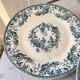 Lot de 6 assiettes à dessert Terre de Fer Gien modèle "Bouquet de roses" fin XIXème
