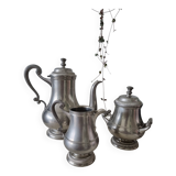 Lot of teapot, milk jug and sugar bowl in pewter