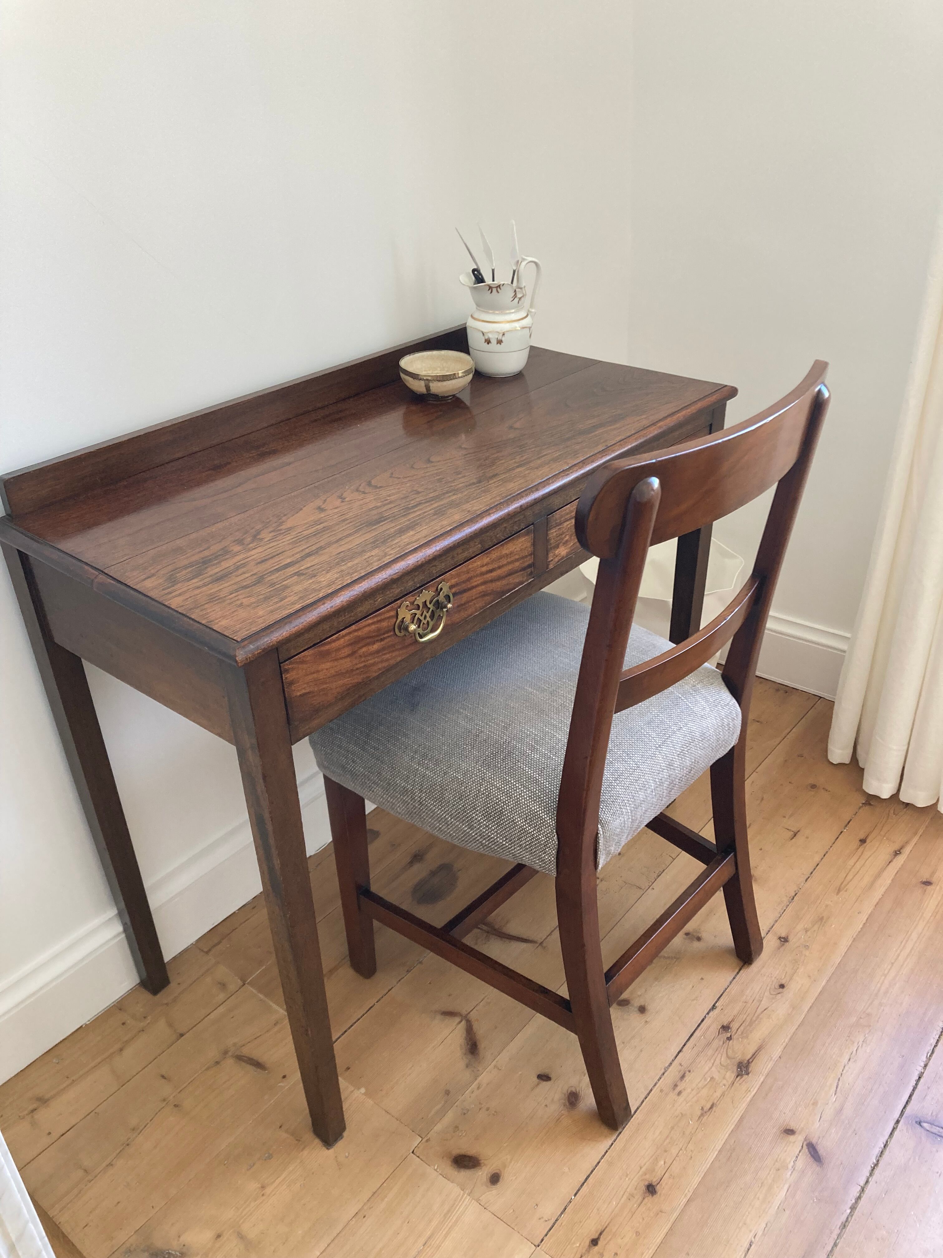 English desk