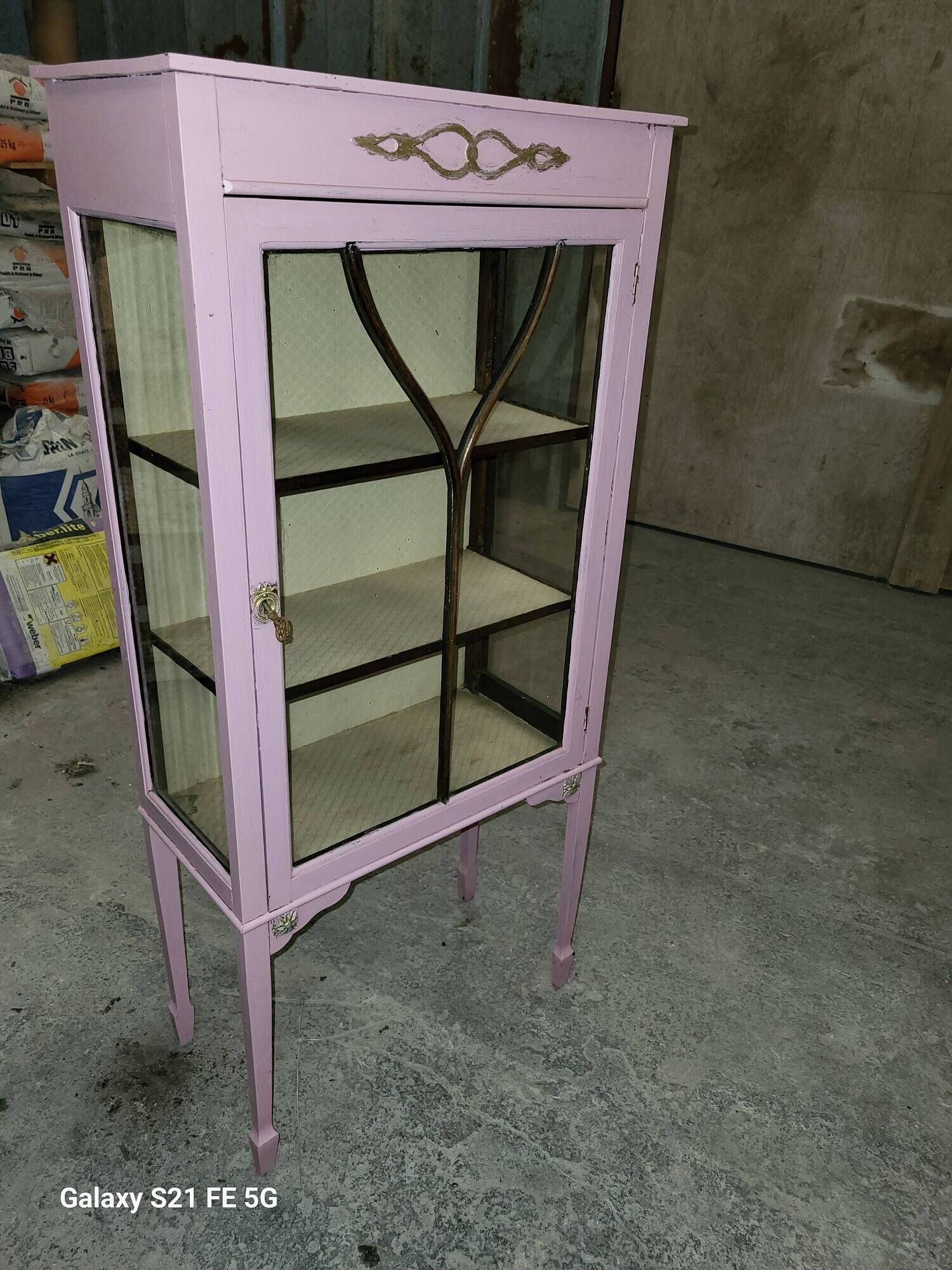 Small display cabinet