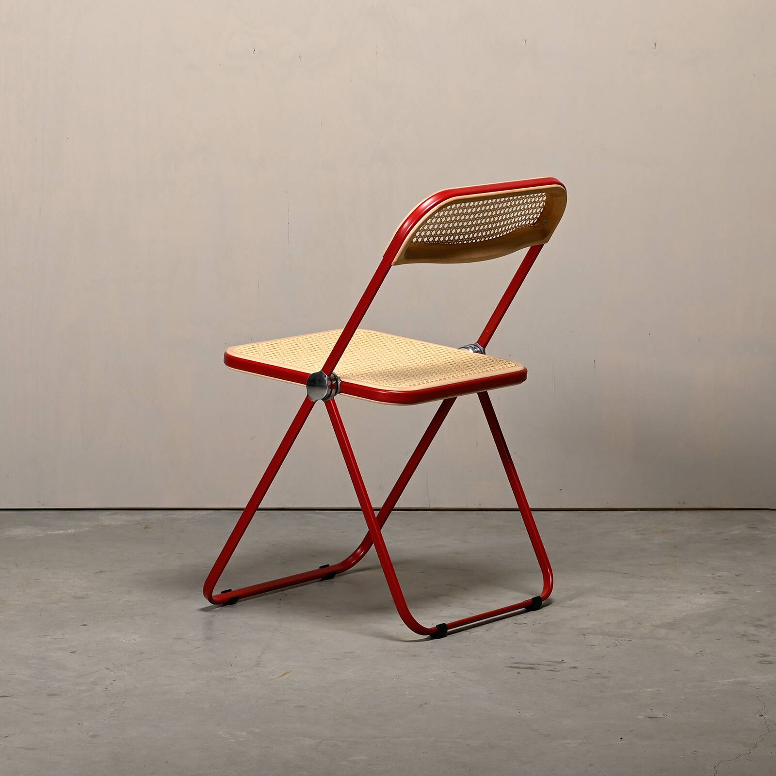 Giancarlo Piretti Plia Folding Chair in Red and Straw for Castelli, Italy