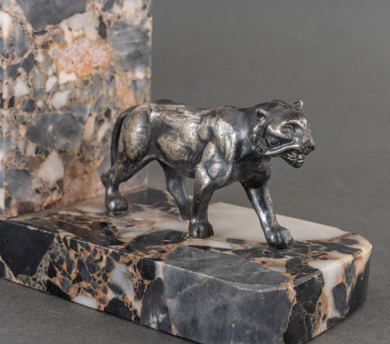 Art Deco bookends in silver regulation panther decoration 1930
