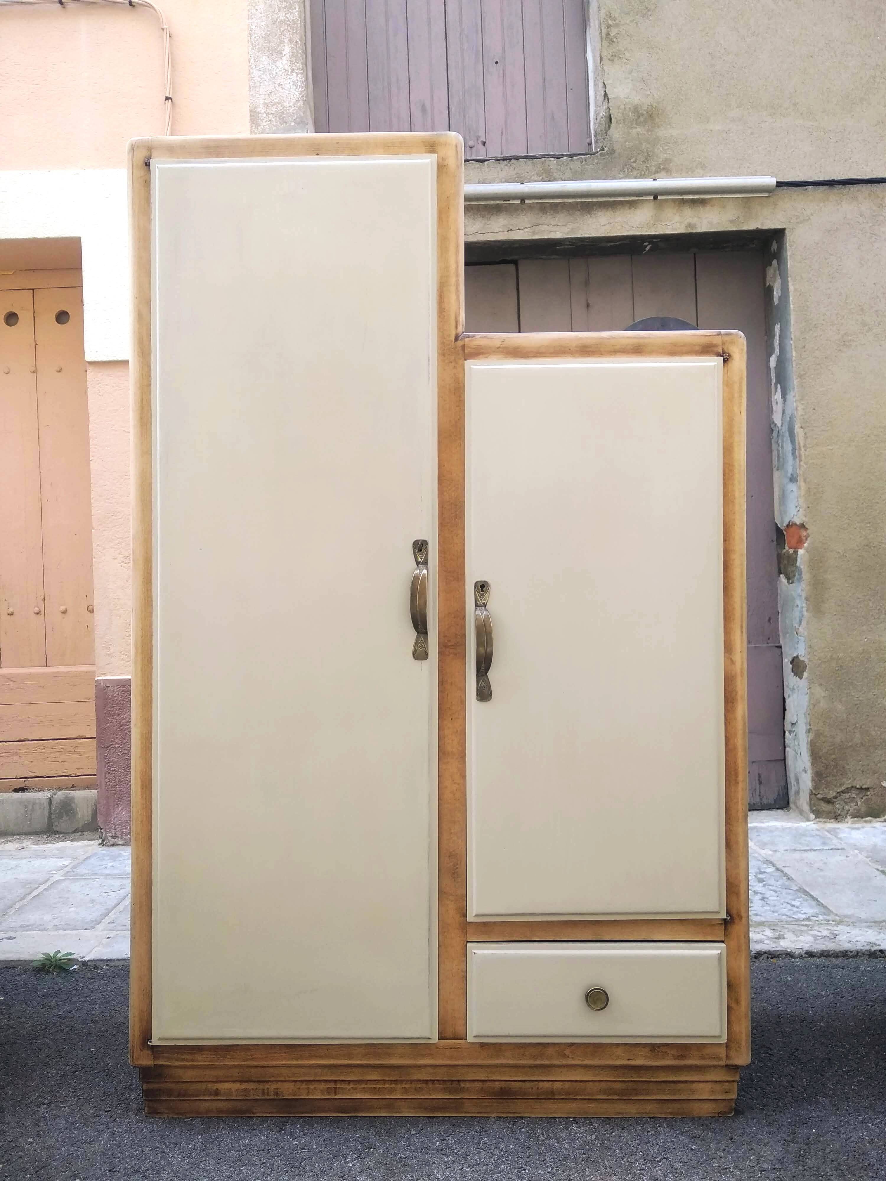 Armoire asymétrique Art déco