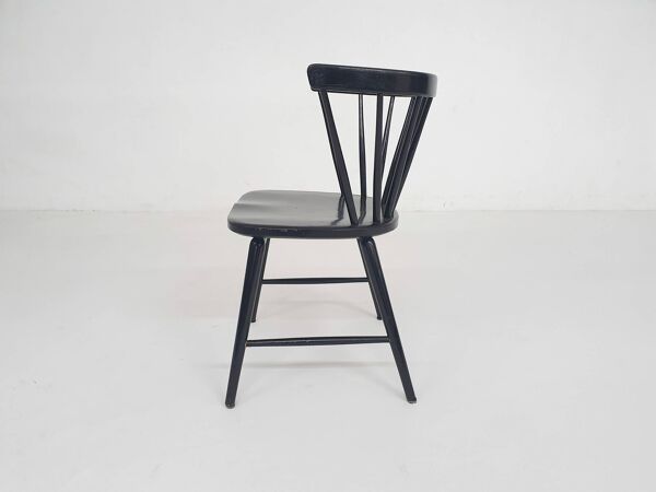 Chaise de salle à manger à dossier en épingle noire attribuée à Nesto, Danemark, années 1960.