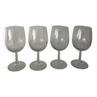 Set of stemmed glasses