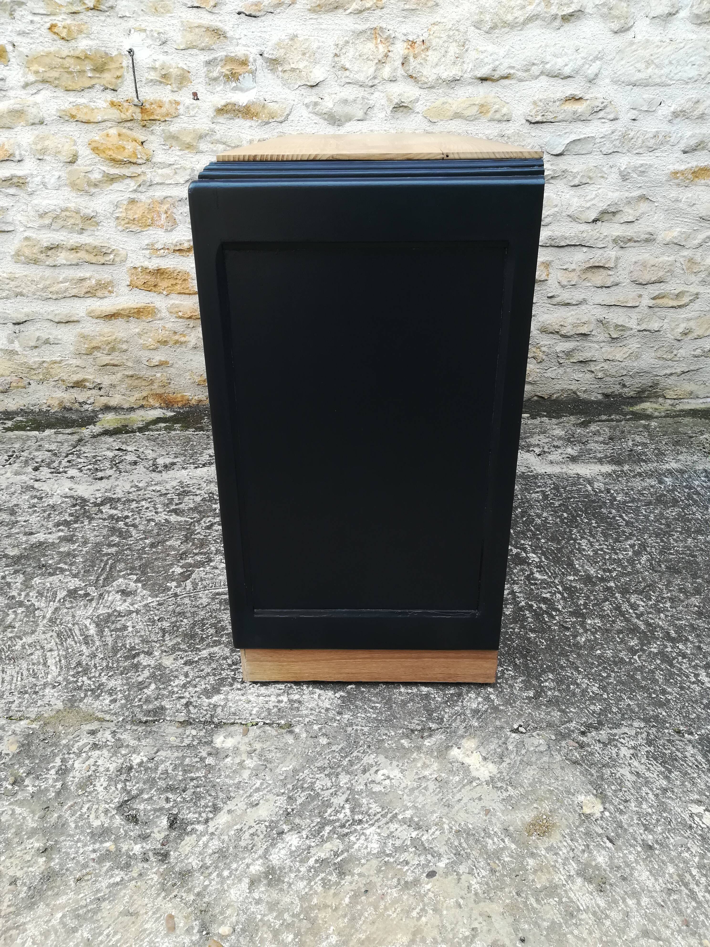 Vintage chest of drawers