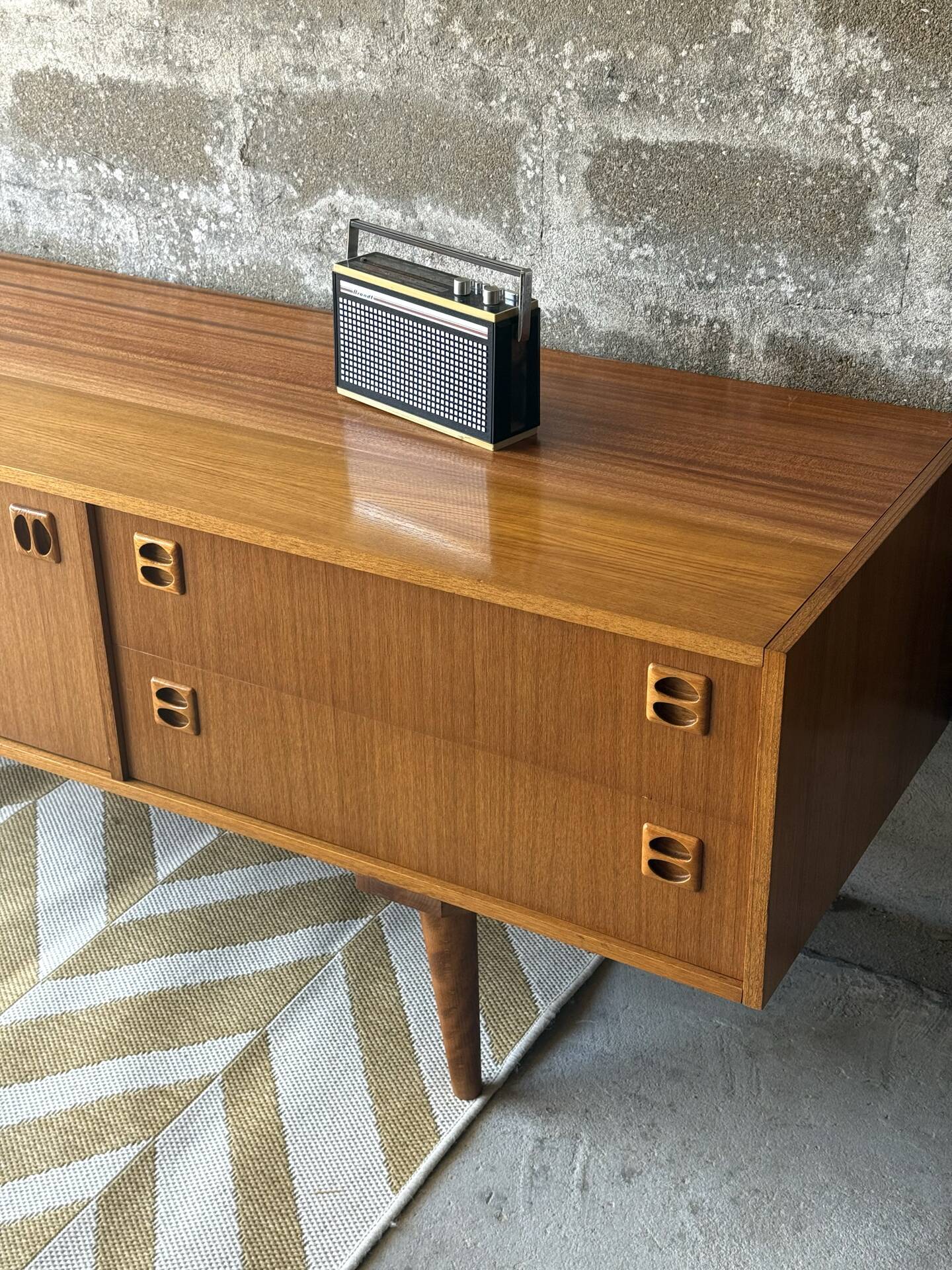 Scandinavian low sideboard in teak, 1970.