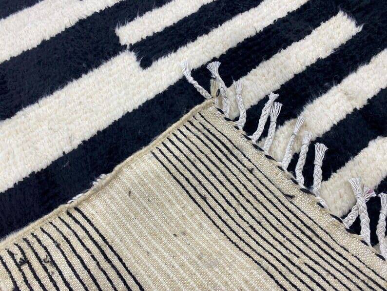 Handmade wool rug size 150 x 250 cm