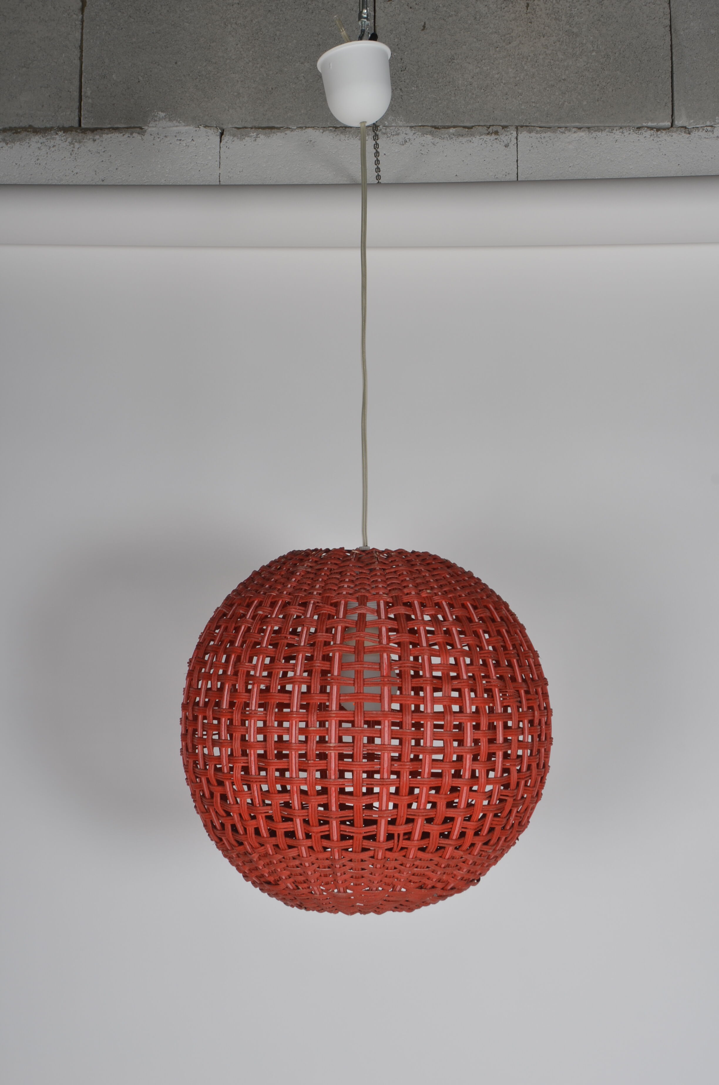 Rattan ball suspension