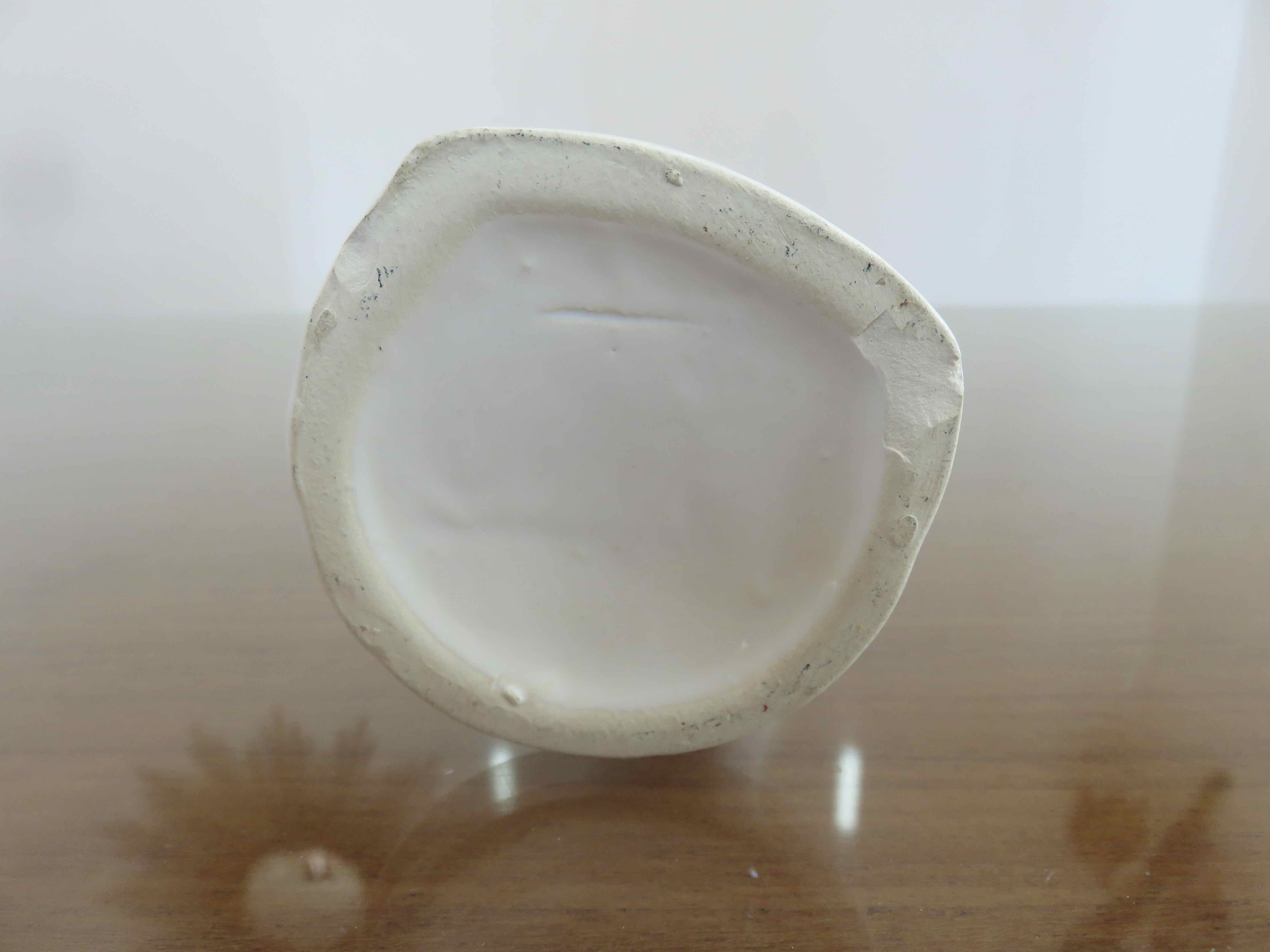 Hand baguier soliflore in white porcelain 70s