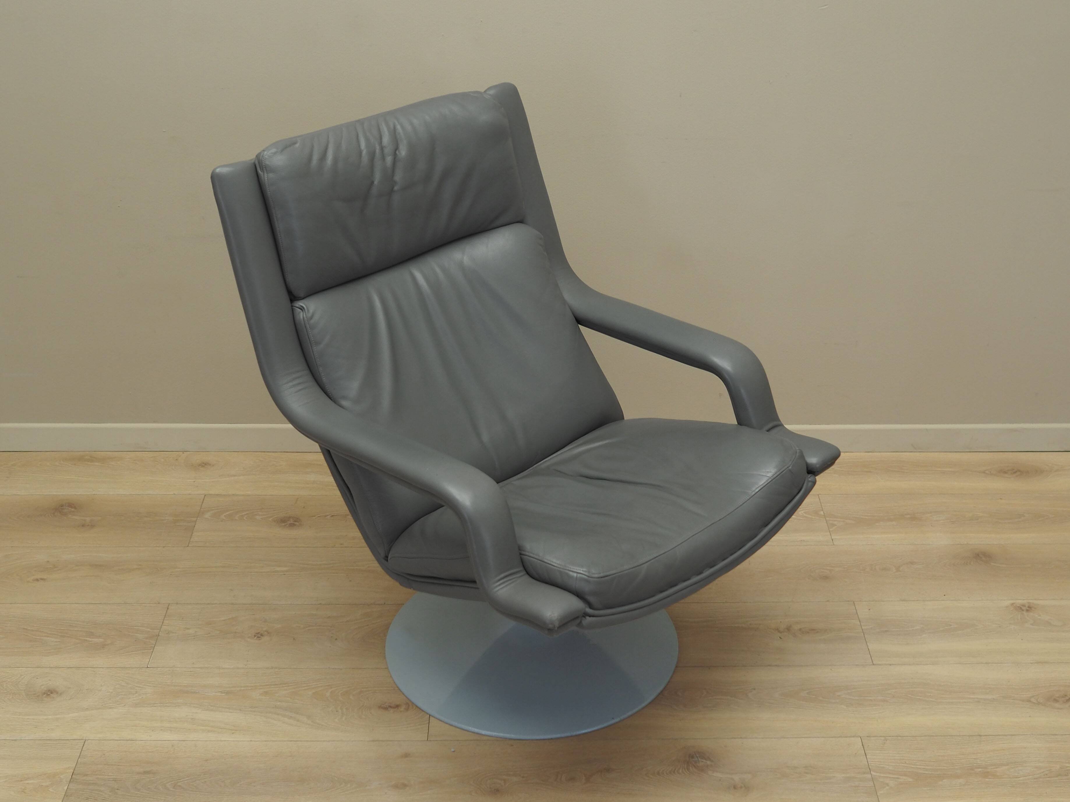Fauteuil pivotant en cuir gris, design danois, années 1960, designer : Geoffrey Harcourt, éditeur : Artif