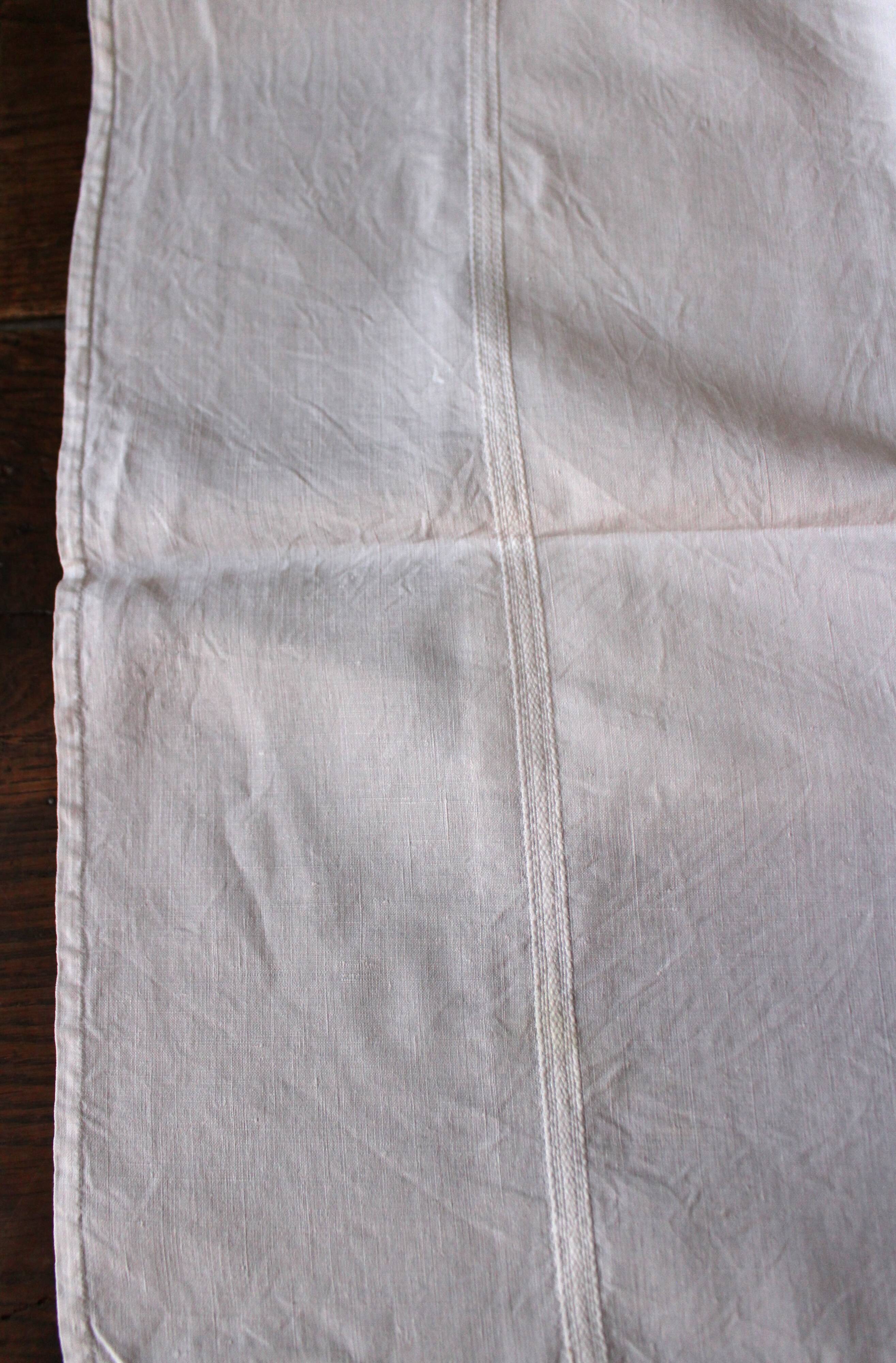 Un Lot de 2 serviettes de table lin blanc monogrammes G D