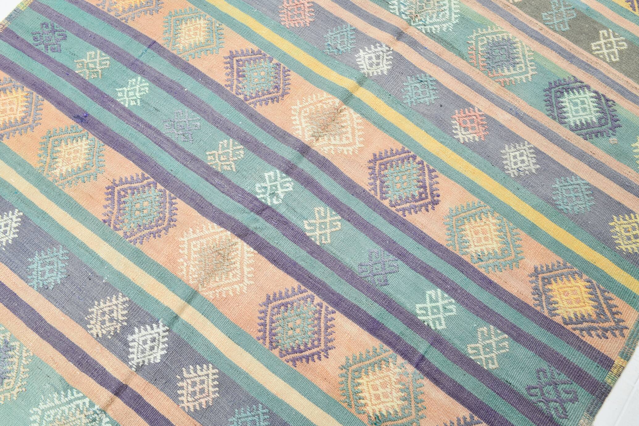 Tapis Kilim Anatolien 5x9 ft – Rayures Pastel en Vert Menthe, 163x268Cm