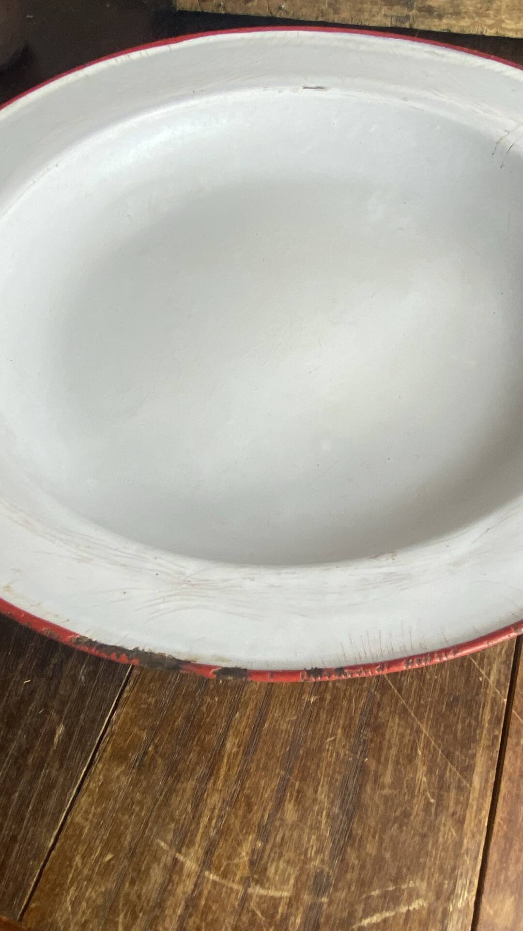 Enamelled metal plates