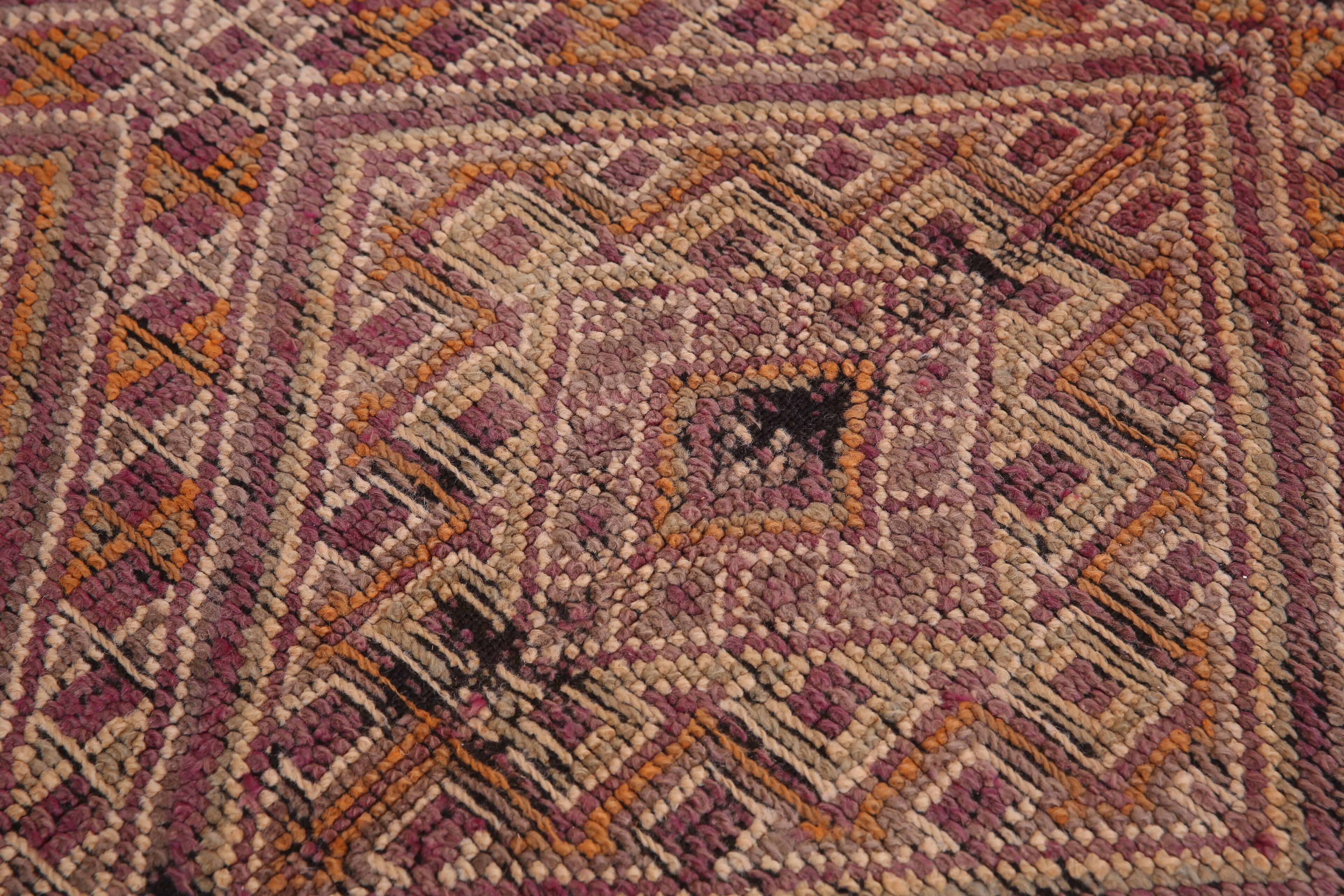 Vintage Beni Mguild Rug 208 x 315 cm - Berber Wool Rug - Moroccan Rug