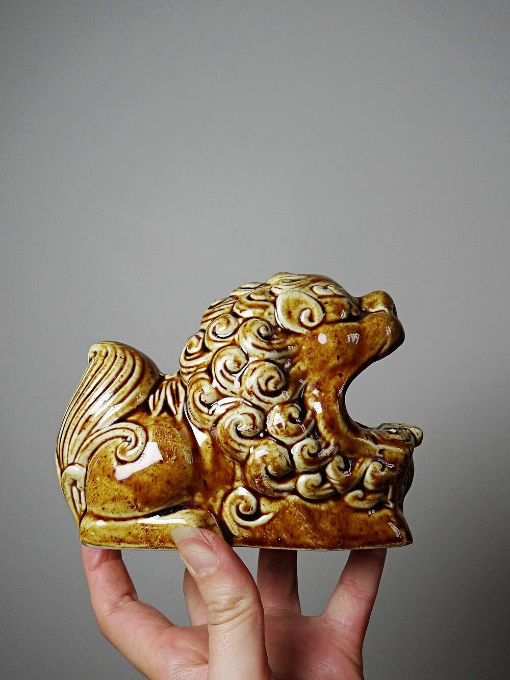 Vintage 60s-70s brown glazed ceramic Foo dog ashtray.