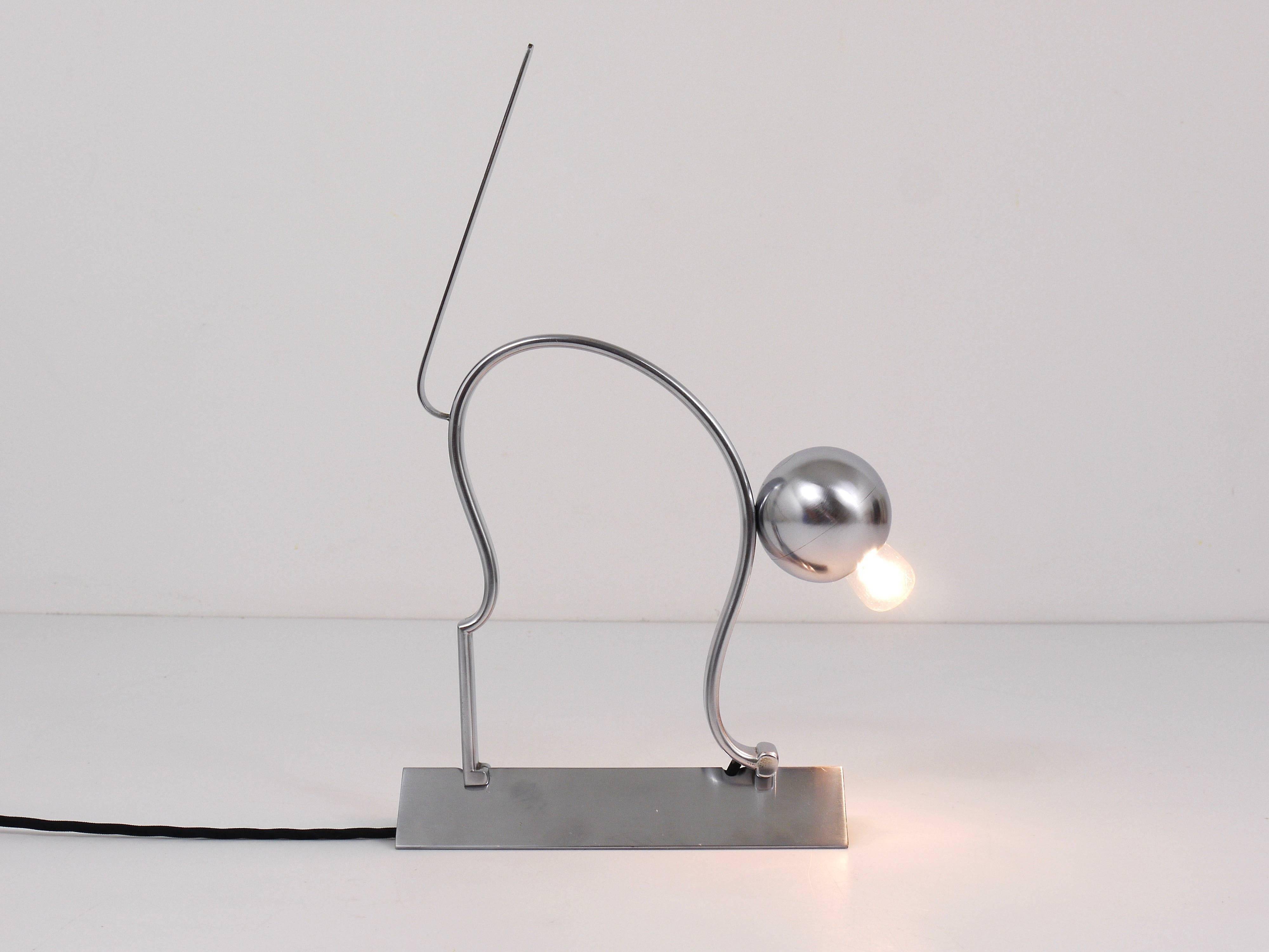 Table lamp sculpture of a cat in the Hagenauer style from the 1930s Art Deco.