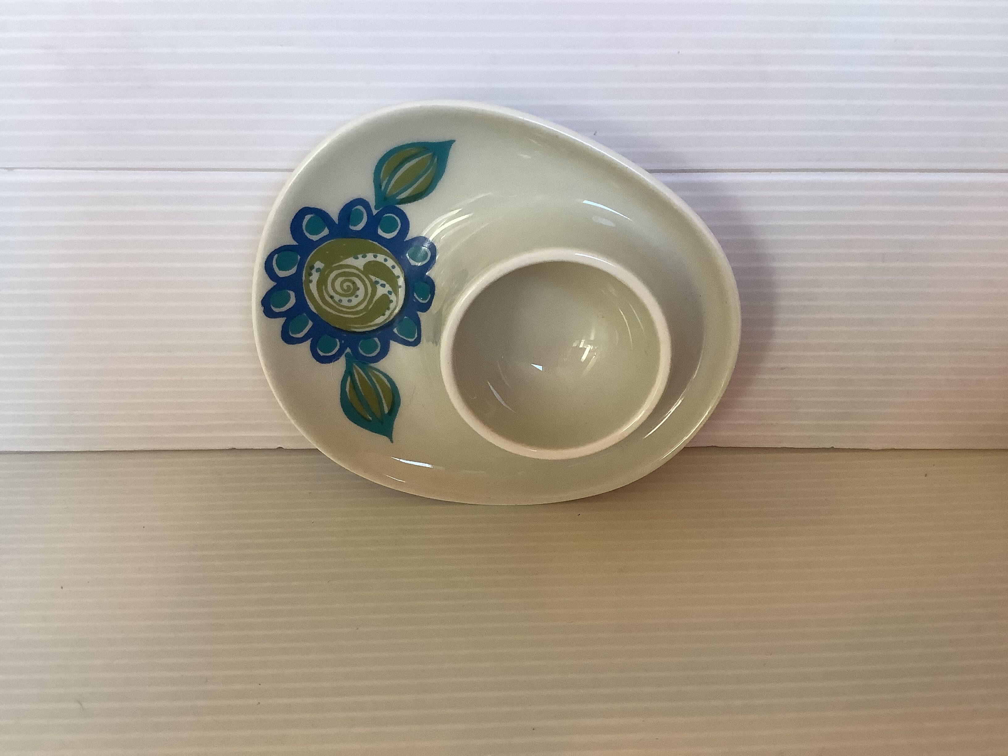 Egg cup flower norway turi gramstad Oliver