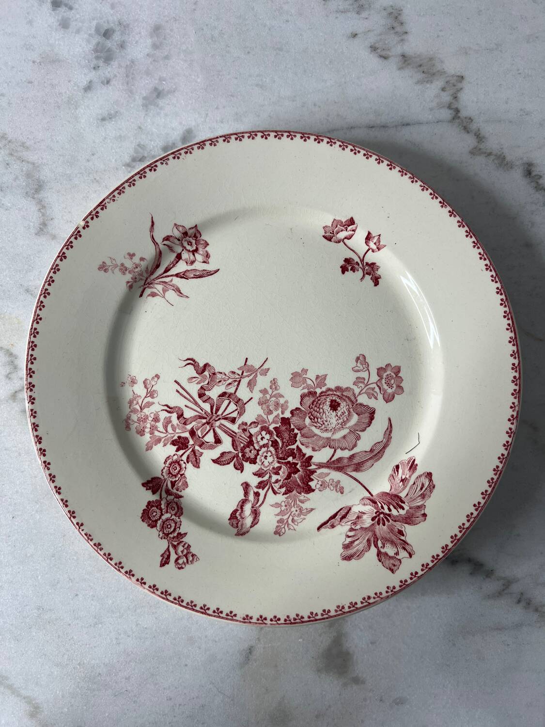 Set of five flat Fontanges plates.