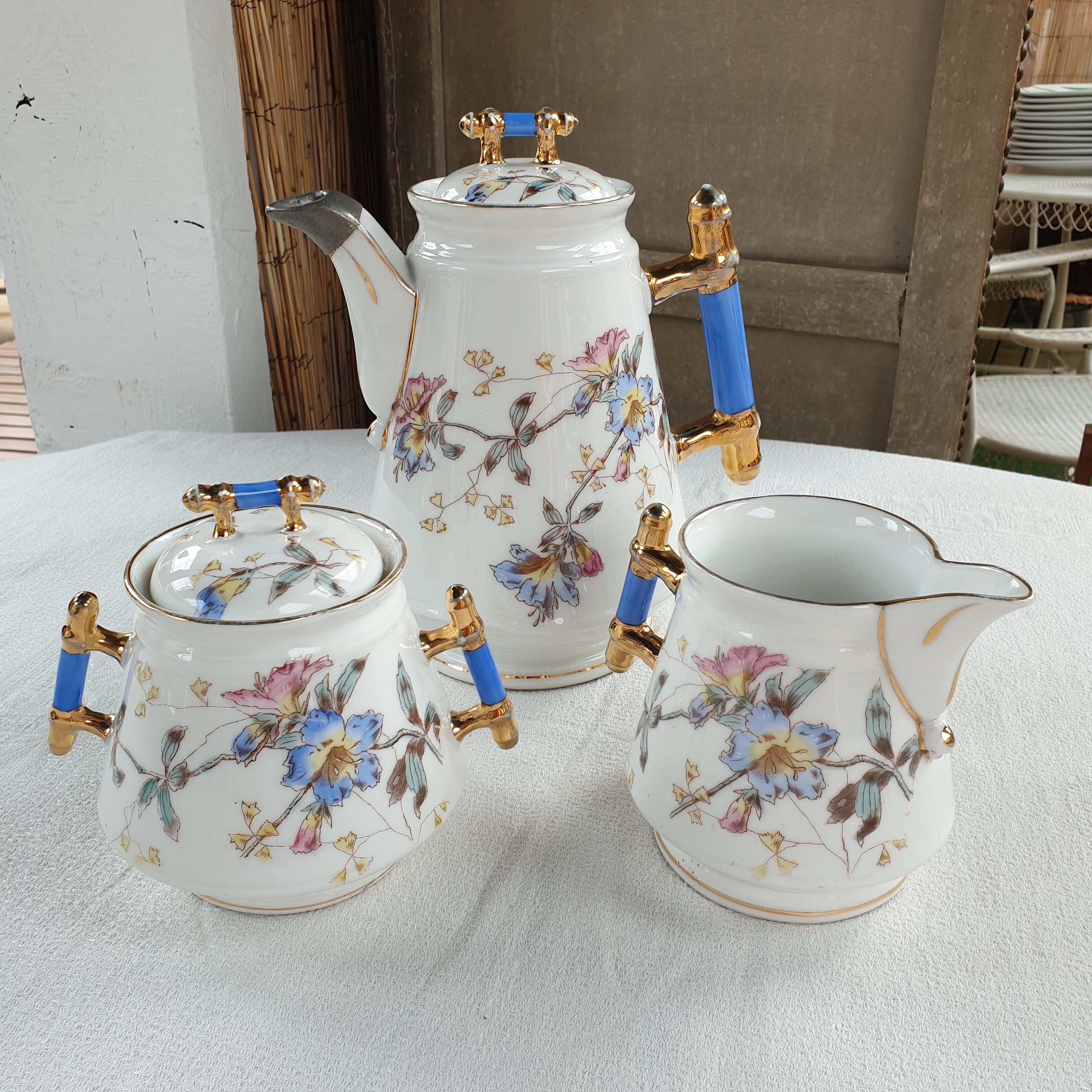 Tea service or porcelain coffee early 20th century.