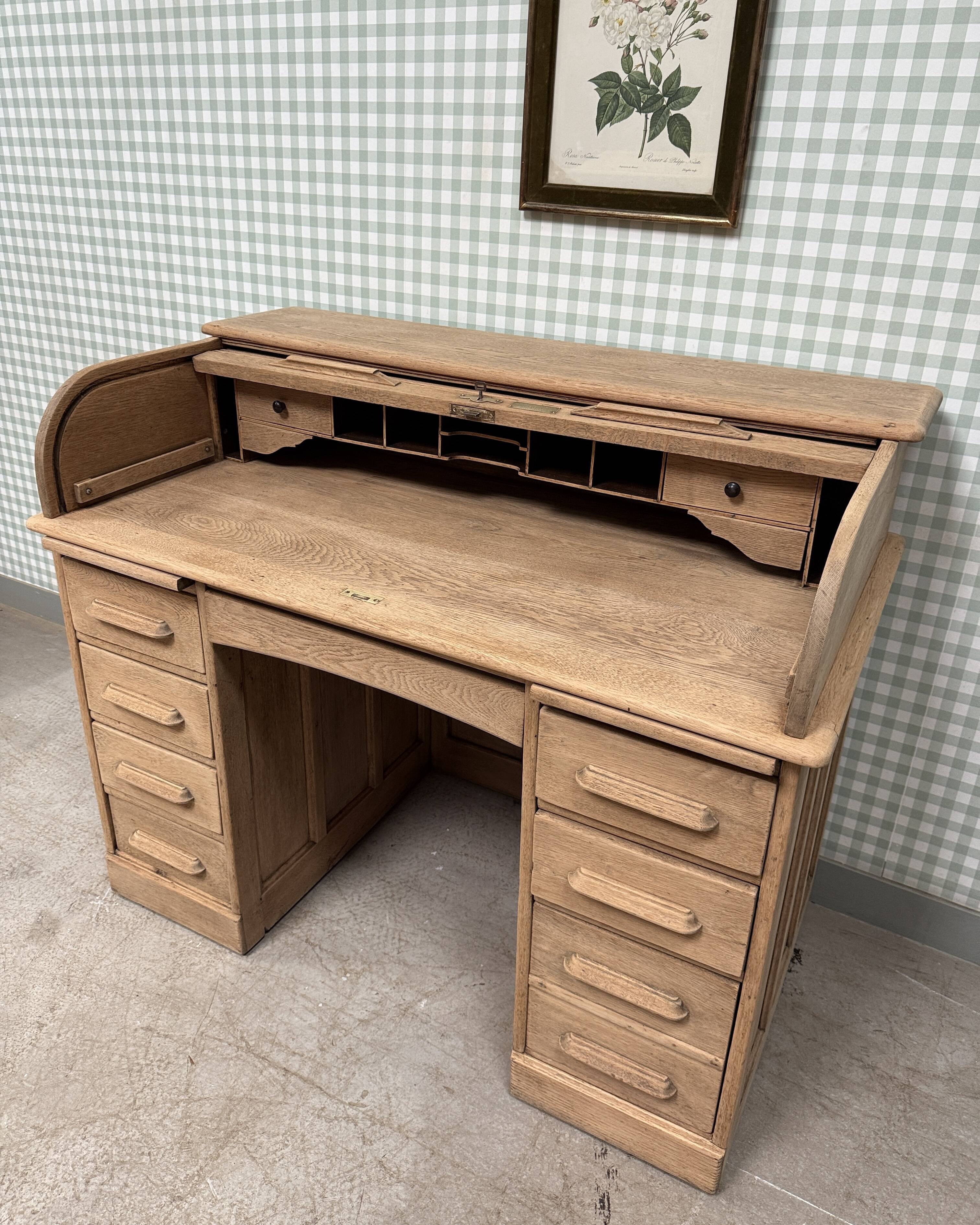 American cylinder desk (renovated)