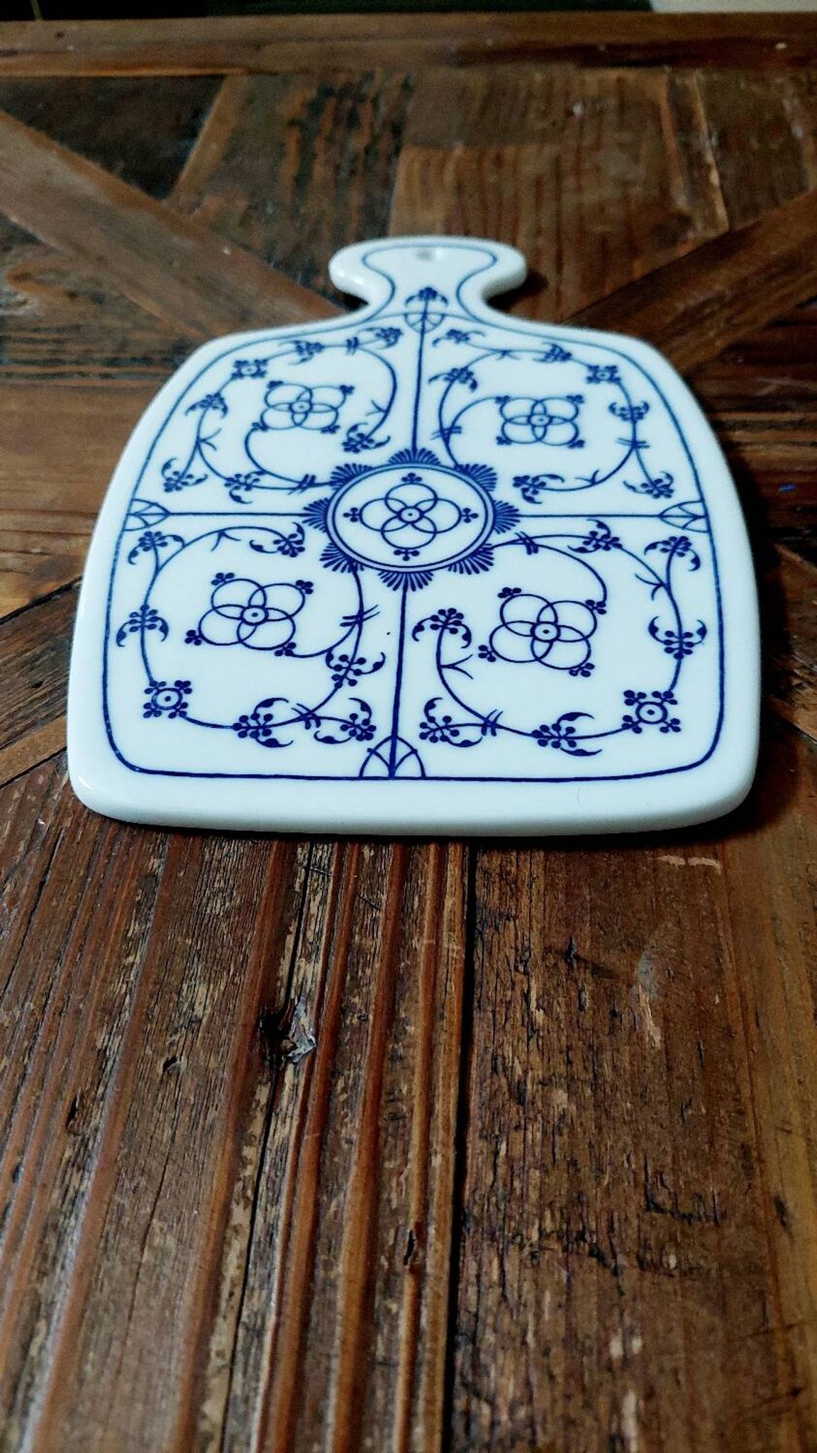 Small Winterling Indian Blue Strawflower Porcelain Board