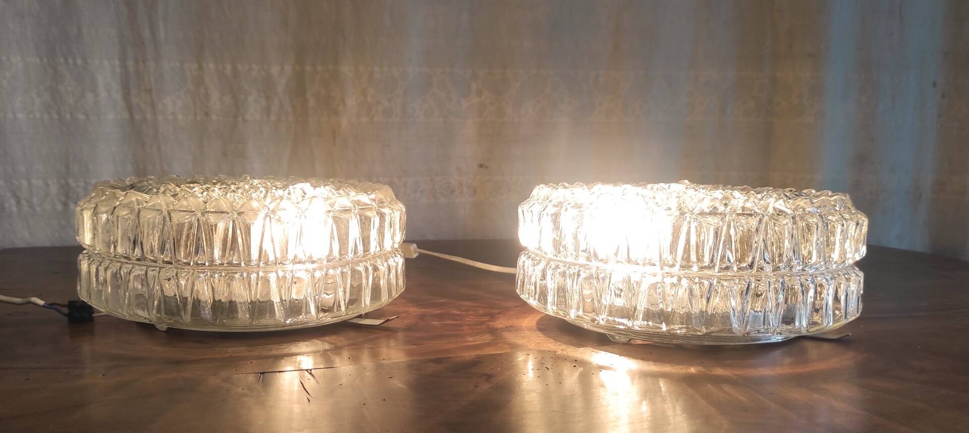Ceiling light or wall light in moulded glass - 70s
