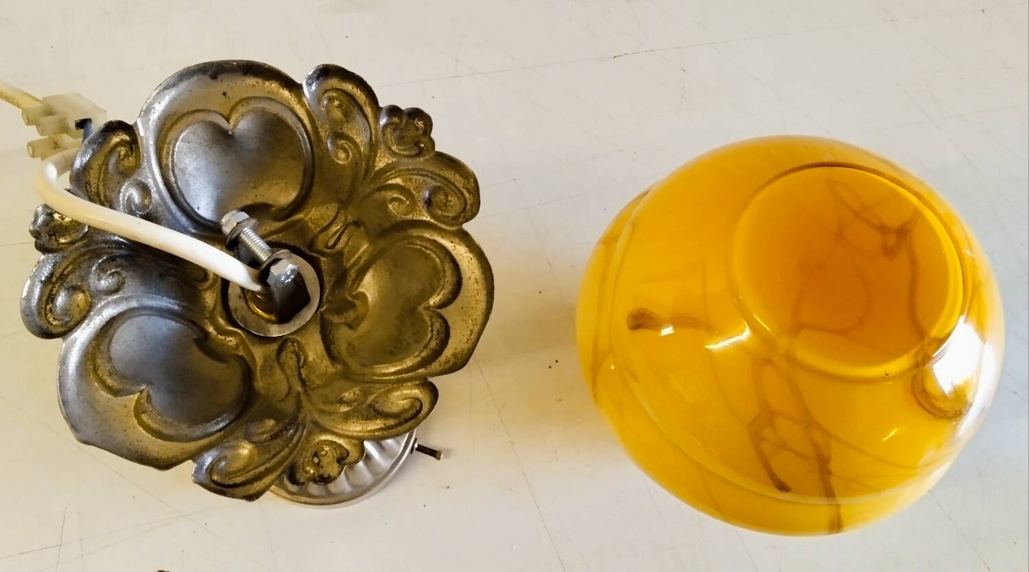 Art Deco opaline marbled globe suspension and aluminium mount - mid 20th century.