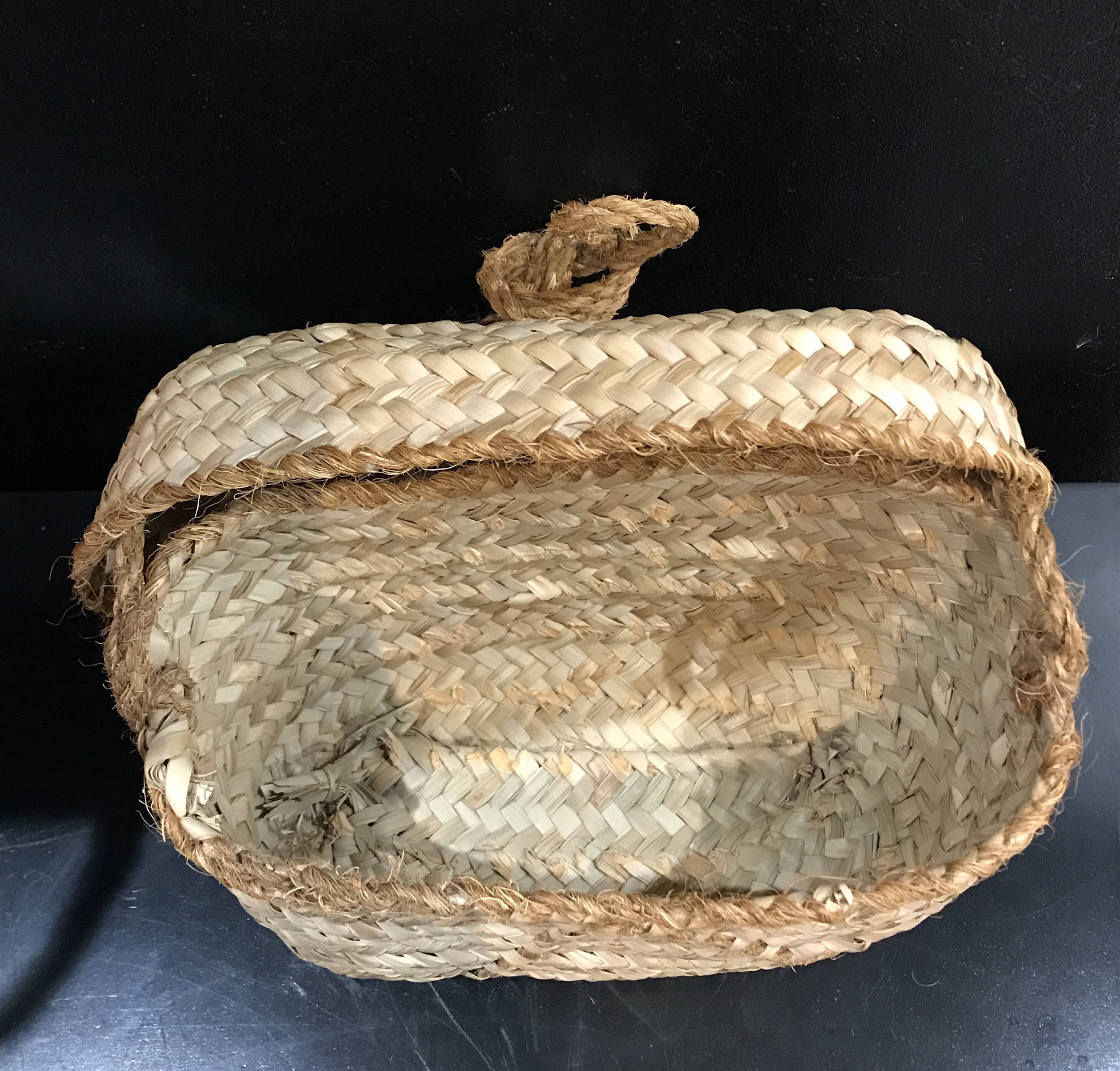 Wicker basket with vintage lid