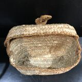 Wicker basket with vintage lid