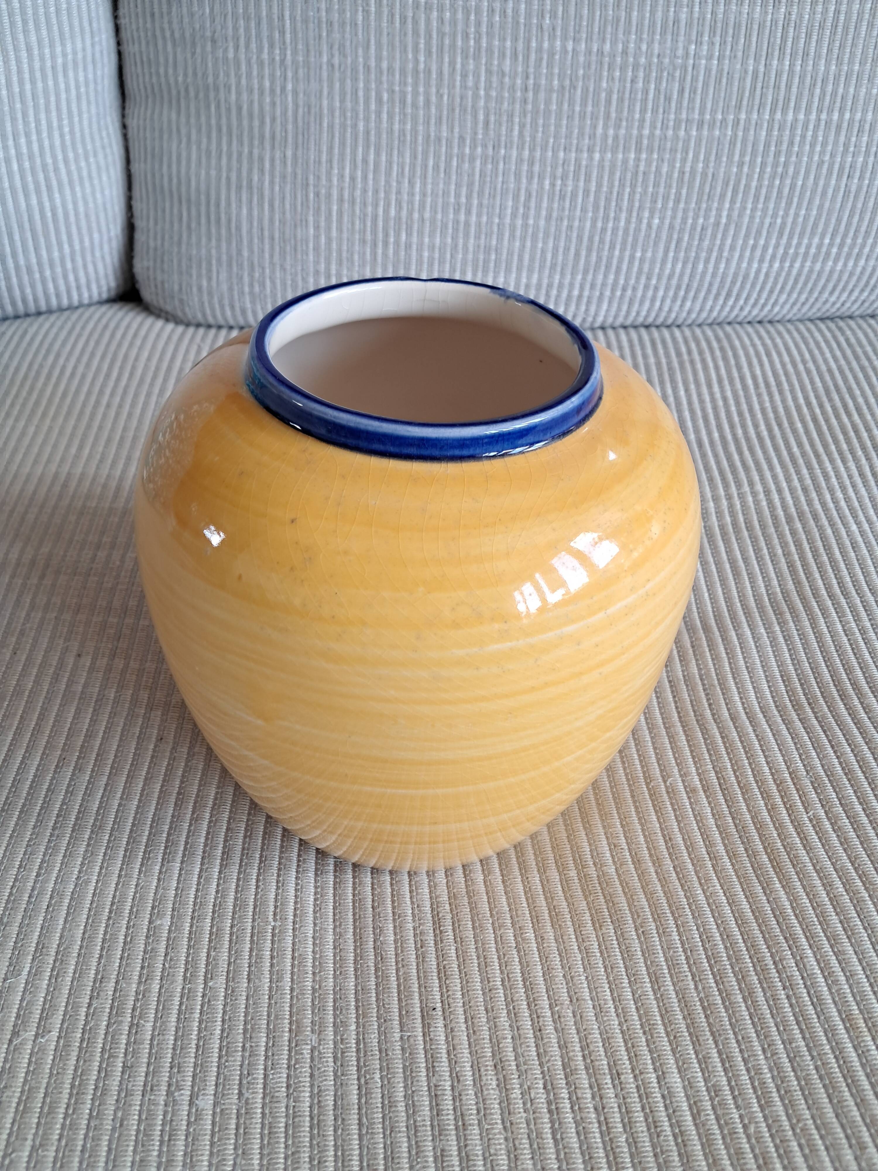 Ceramic vase in a round shape