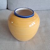 Ceramic vase in a round shape