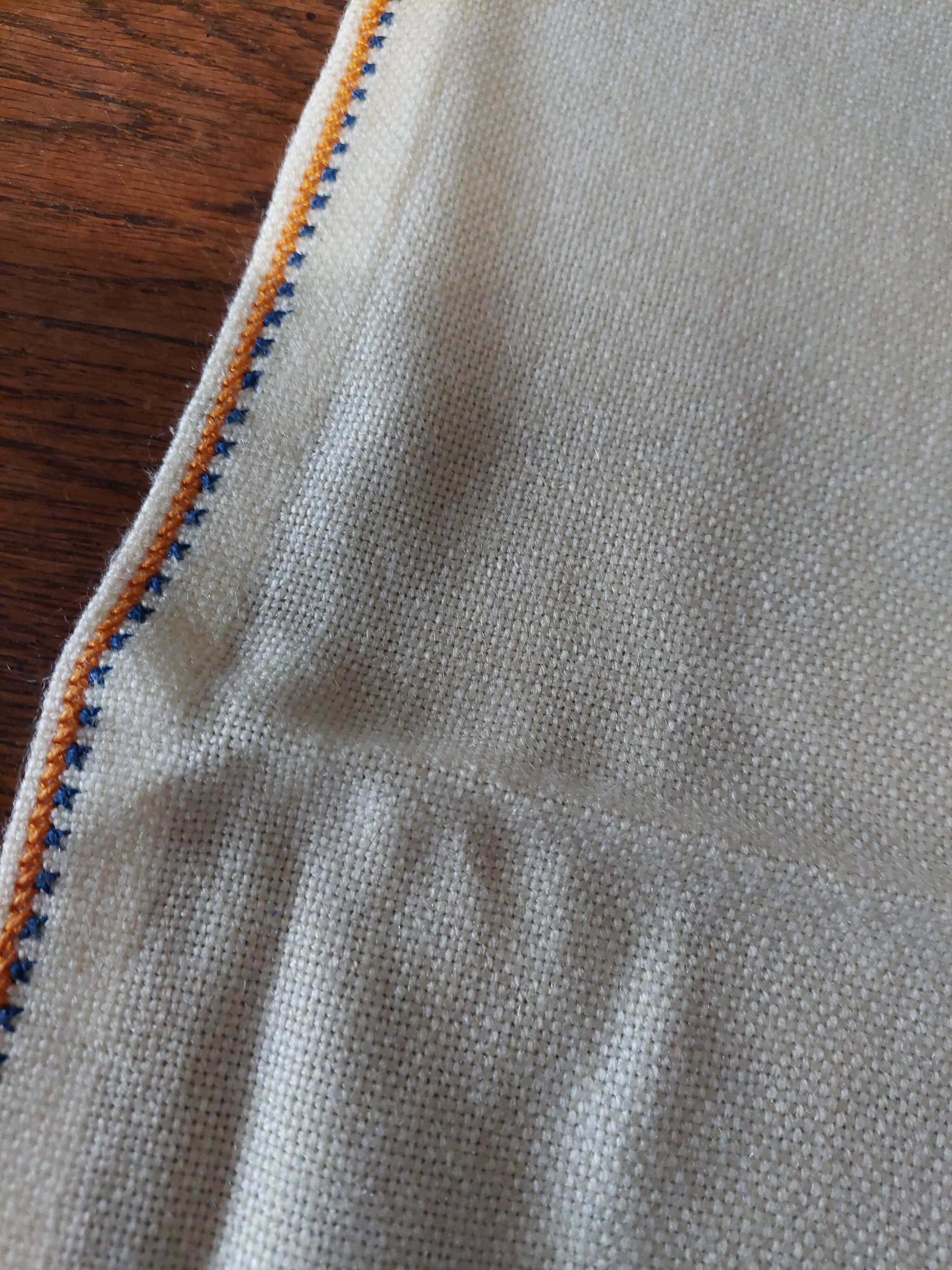 Vintage linen tablecloth and napkins acrylic embroidery 147 X 160 cm