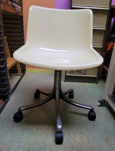 adjustable swivel office armchair