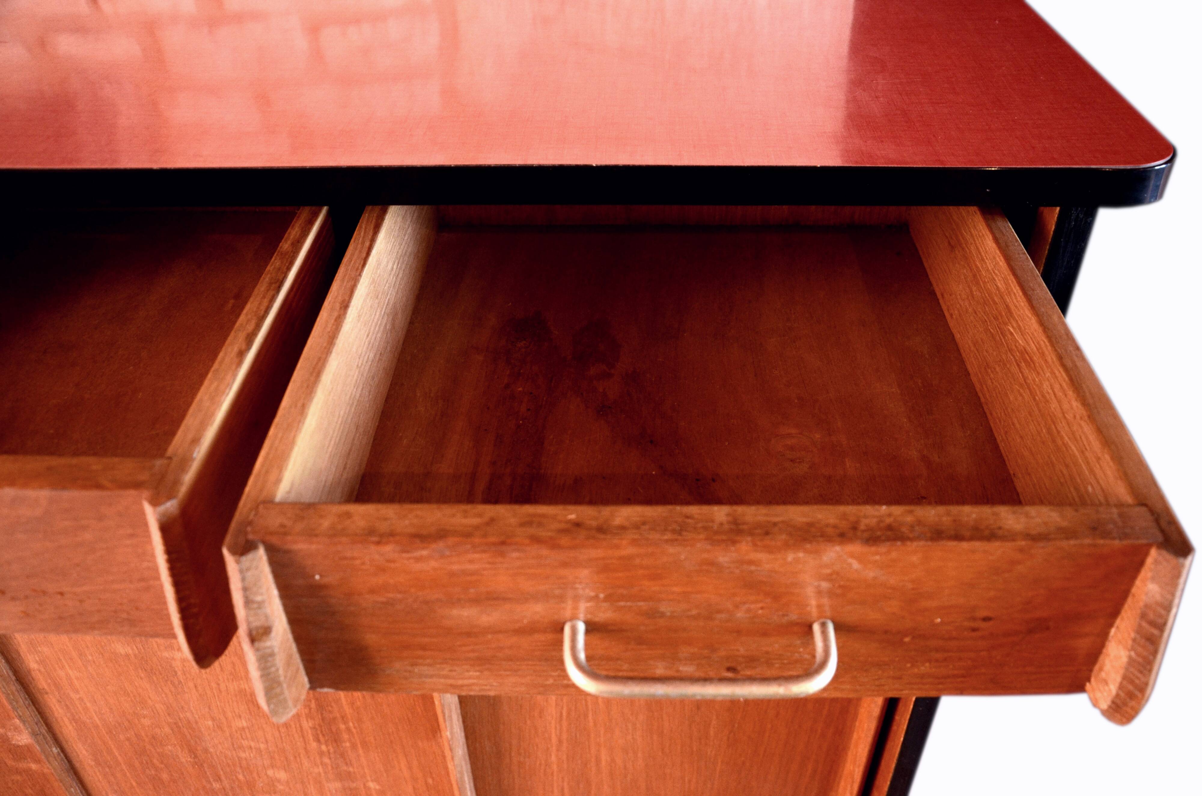 Wooden enfilade with fuchsia pink and black formica, 1950s, 130x50x100cm