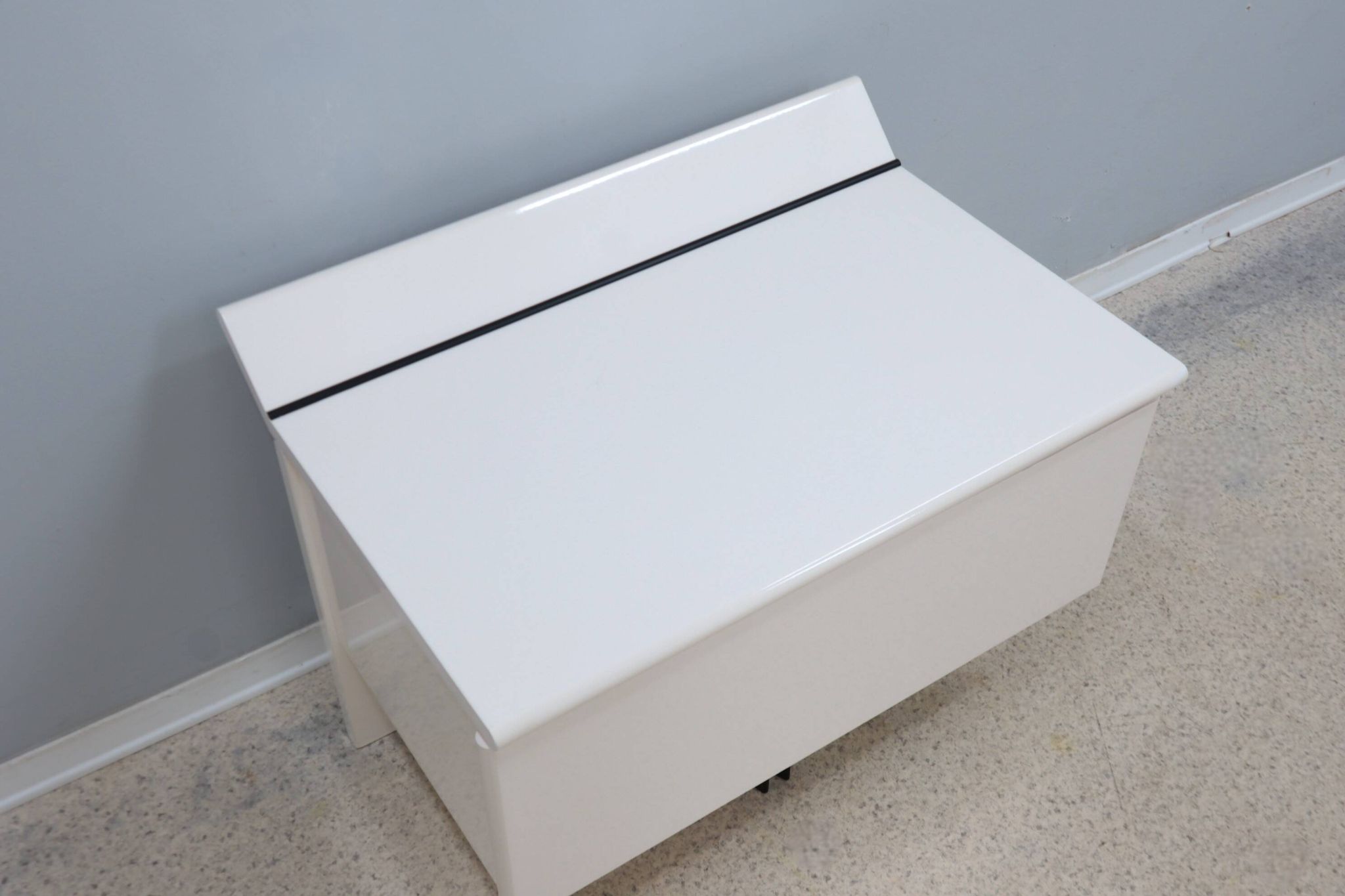 Paolo Piva lacquered nightstands B&B Italia 1970s