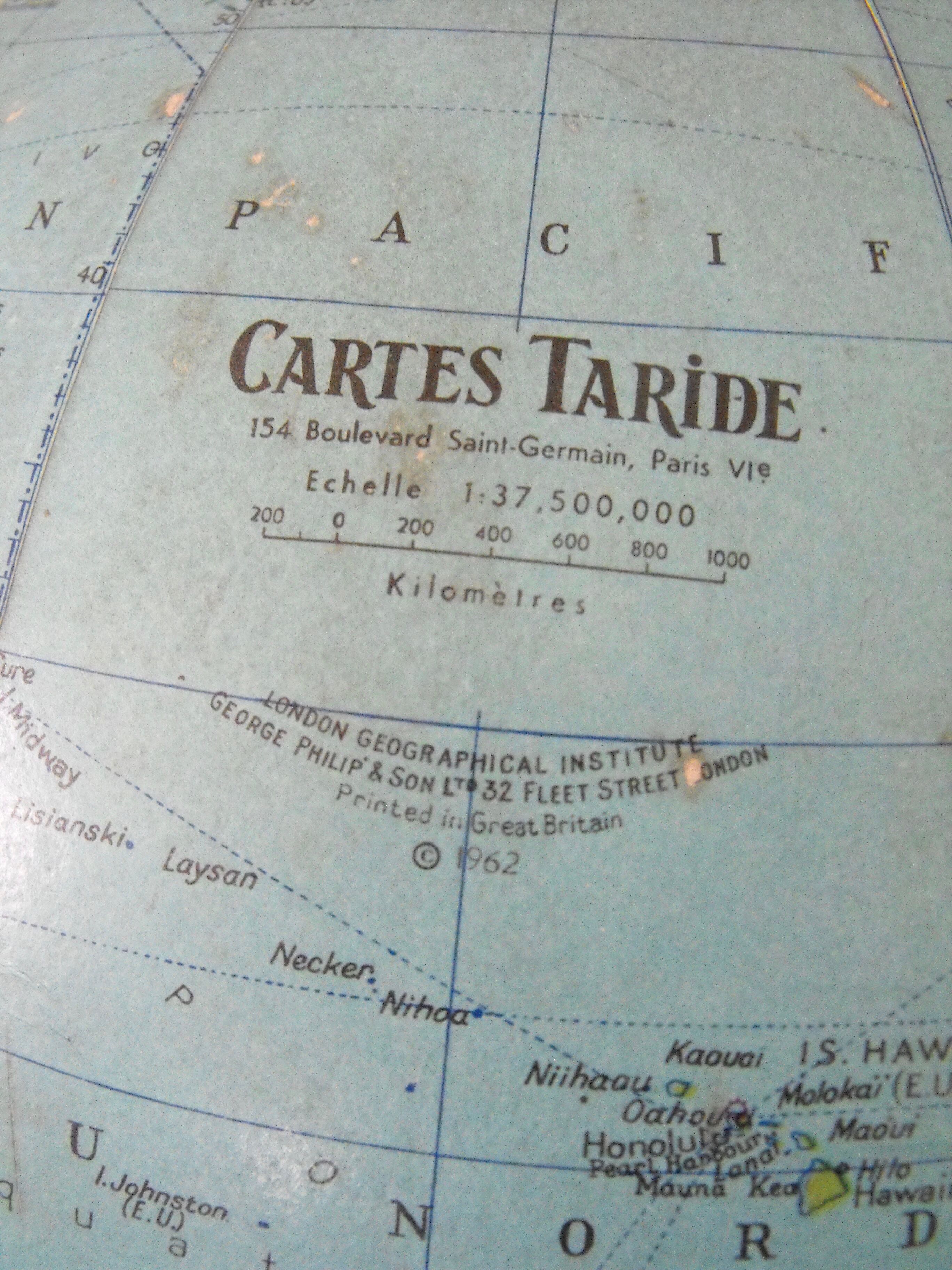 Grand Globe land diameter 31cm Taride from 1962 .