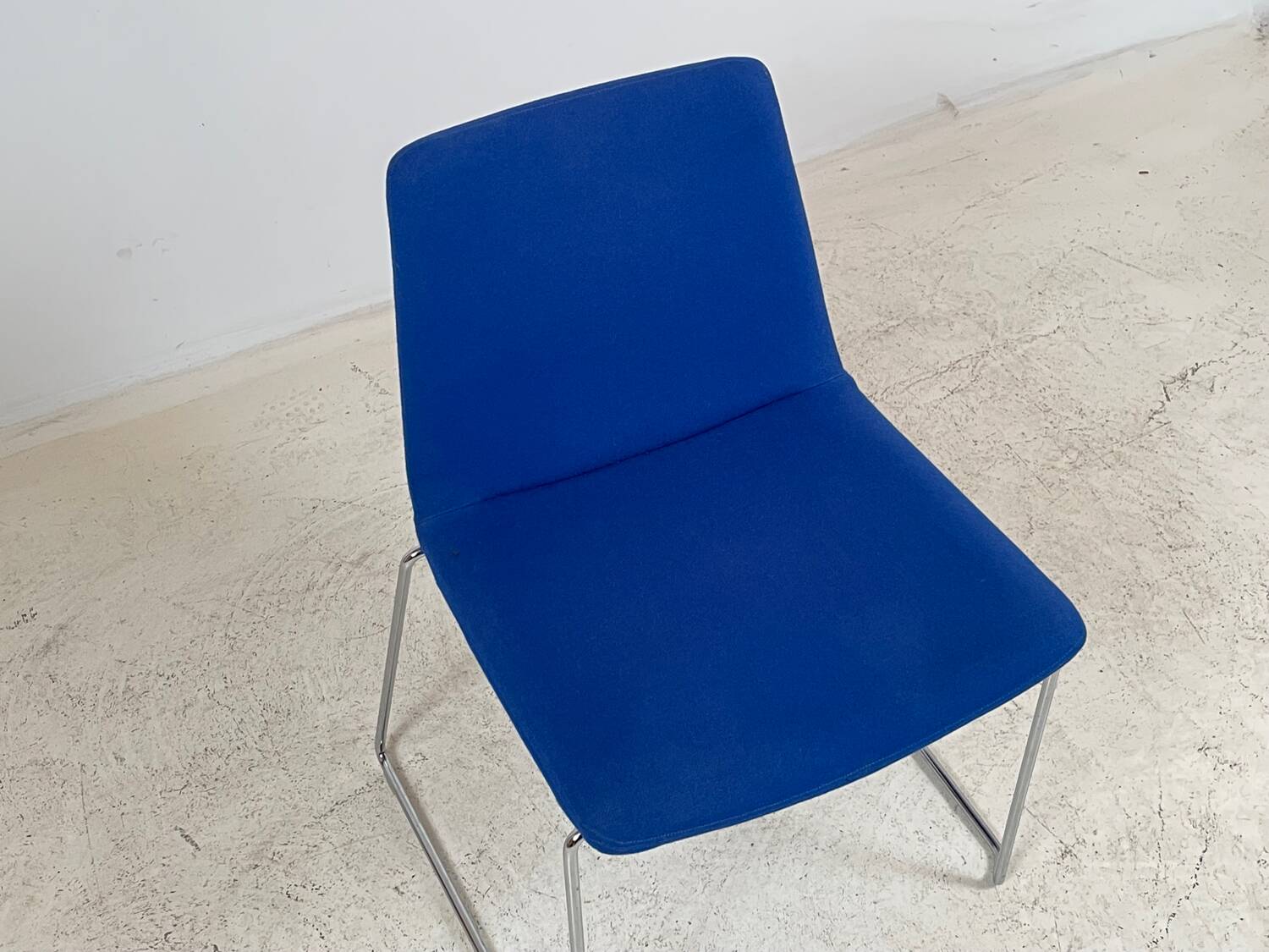 Chaise Cosmos B&B Italia par Jeffrey Bernett
