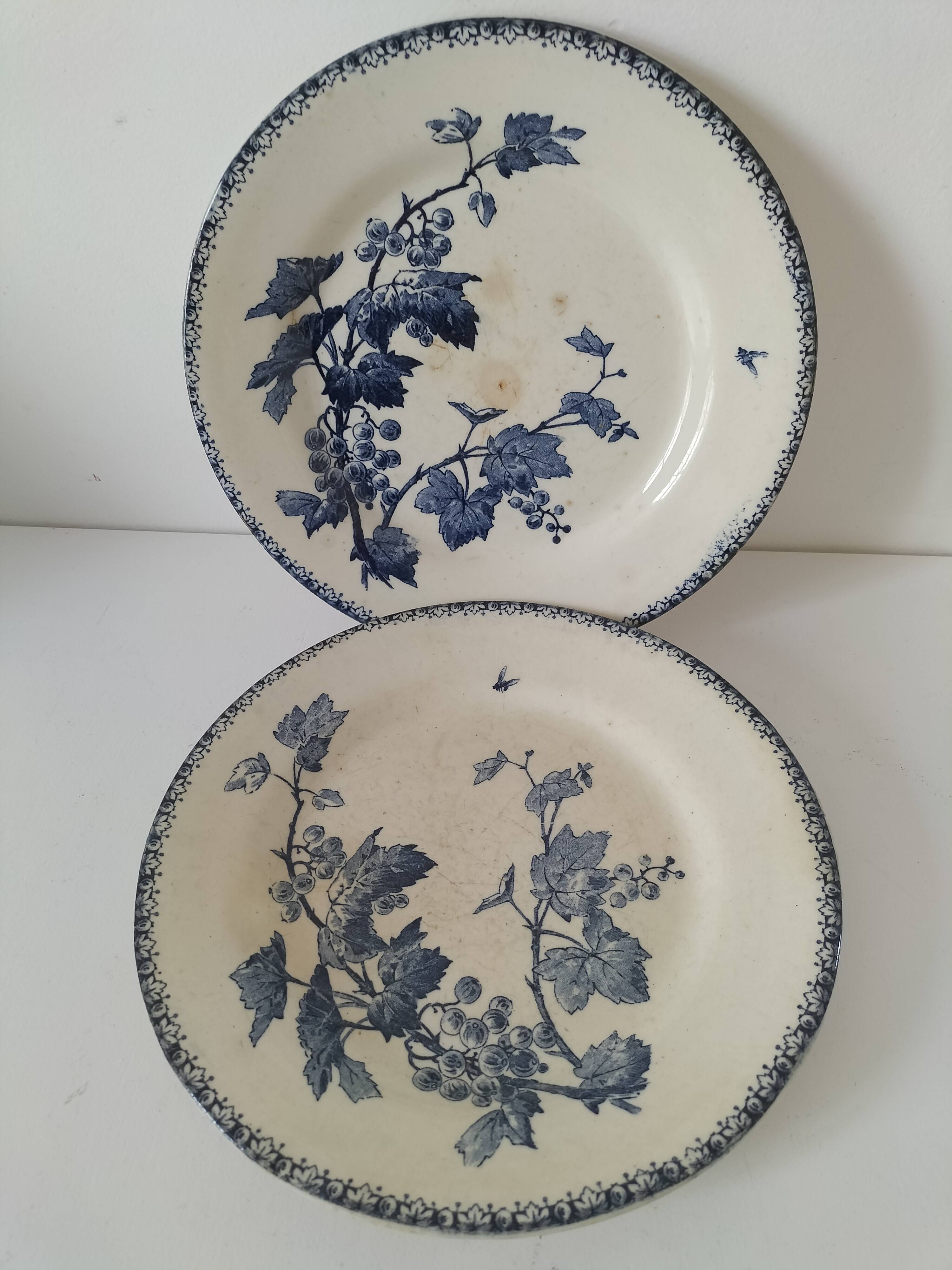 Duo of Gien plates, Groseilles model