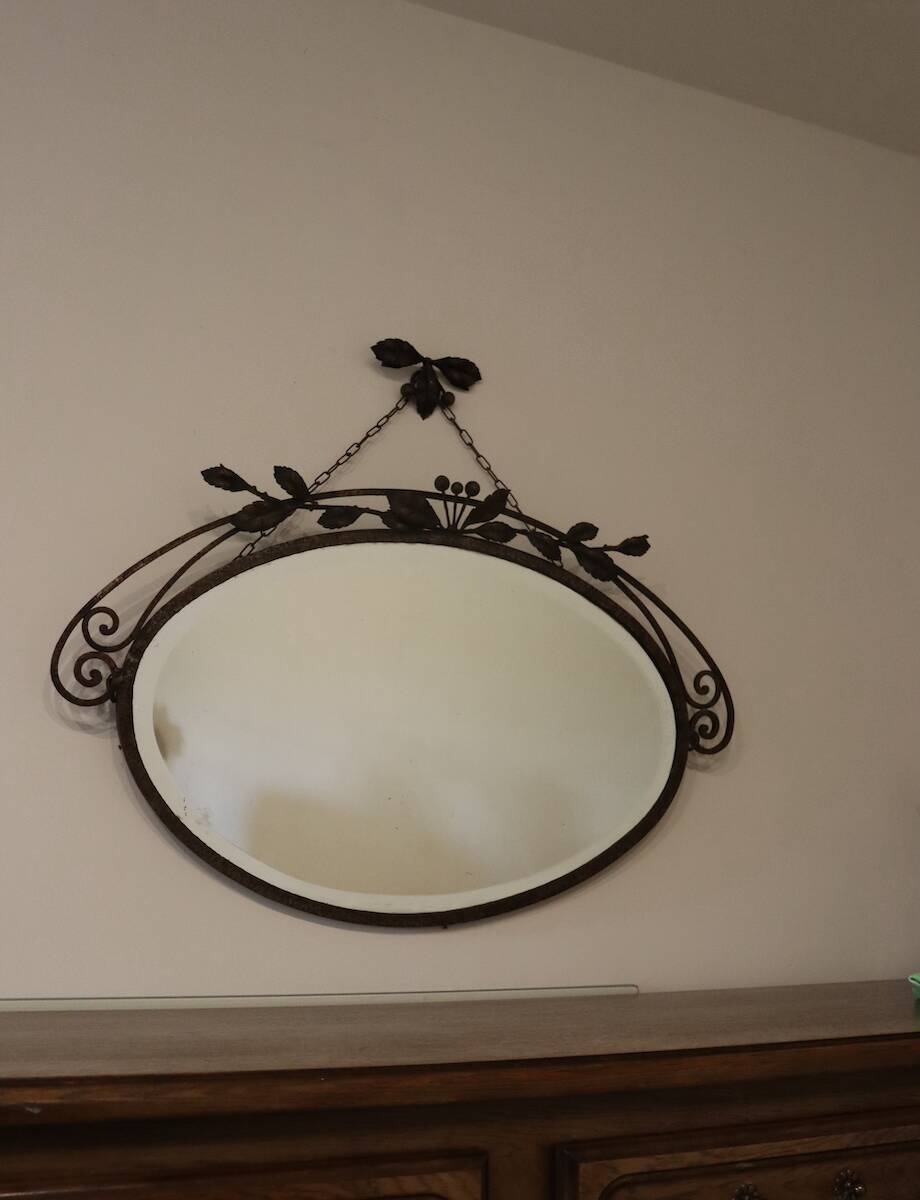 Miroir ovale en fer forgé Art Nouveau